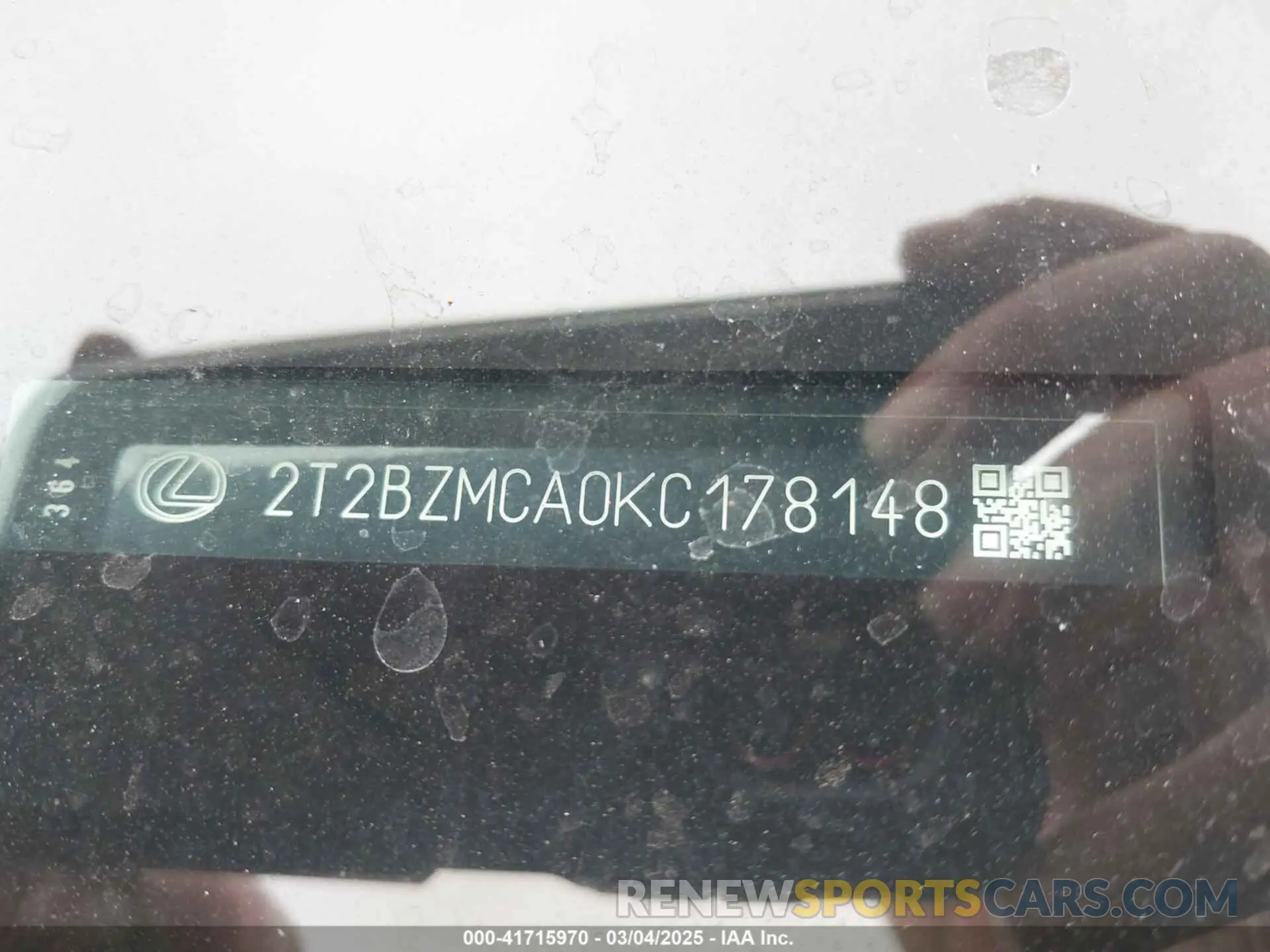 18 Photograph of a damaged car 2T2BZMCA0KC178148 LEXUS RX 350 2019
