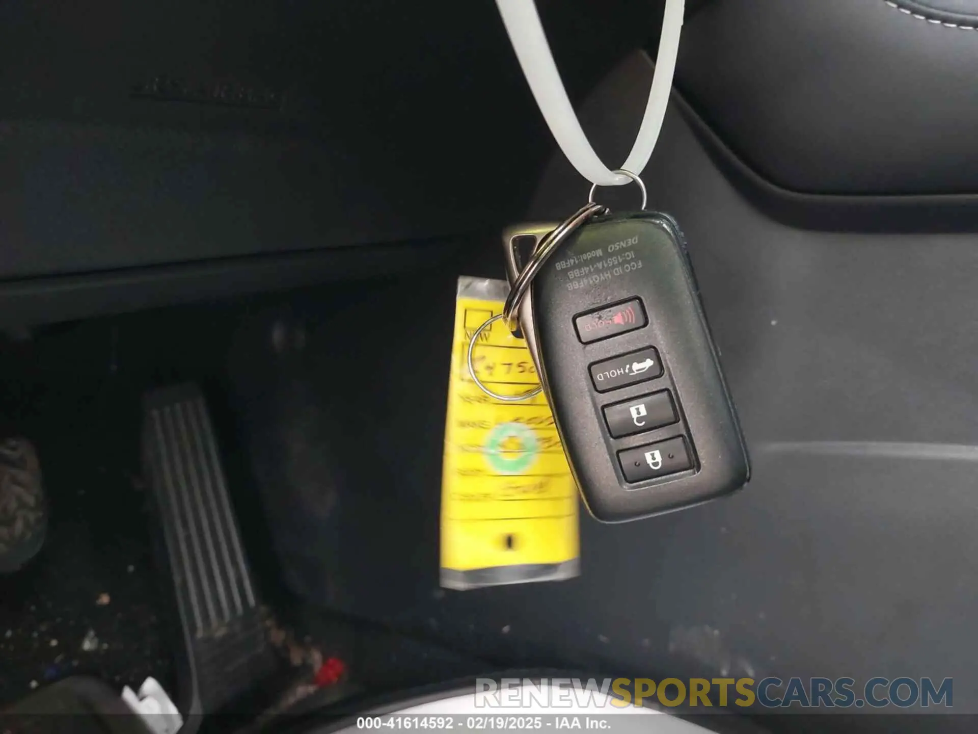 11 Photograph of a damaged car 2T2BZMCA0KC184967 LEXUS RX 350 2019
