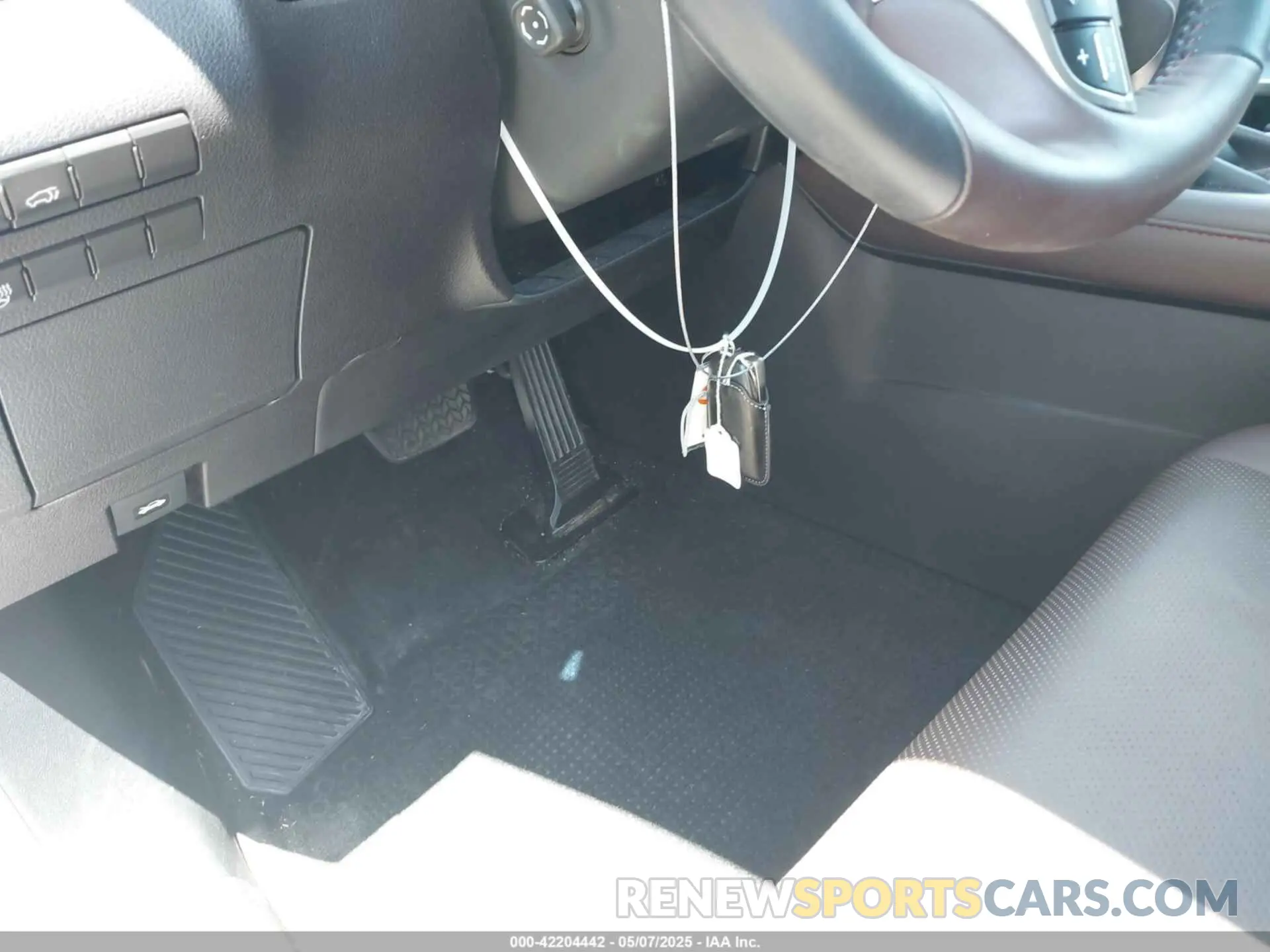 11 Photograph of a damaged car 2T2BZMCA1KC195203 LEXUS RX 350 2019