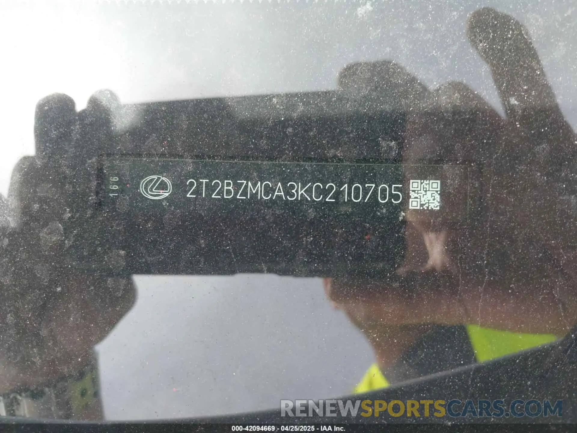 20 Photograph of a damaged car 2T2BZMCA3KC210705 LEXUS RX 350 2019