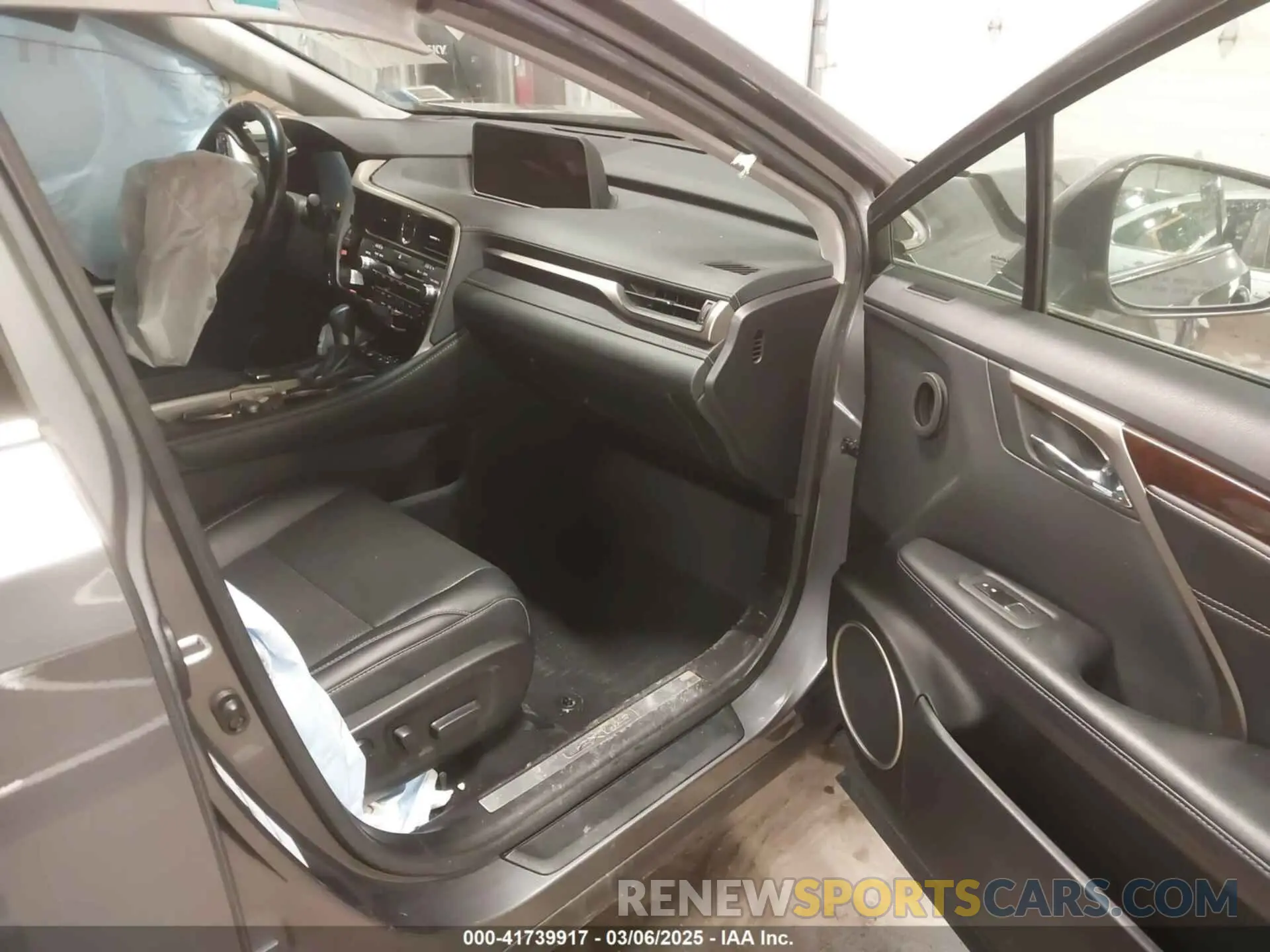 5 Photograph of a damaged car 2T2BZMCA5KC197990 LEXUS RX 350 2019