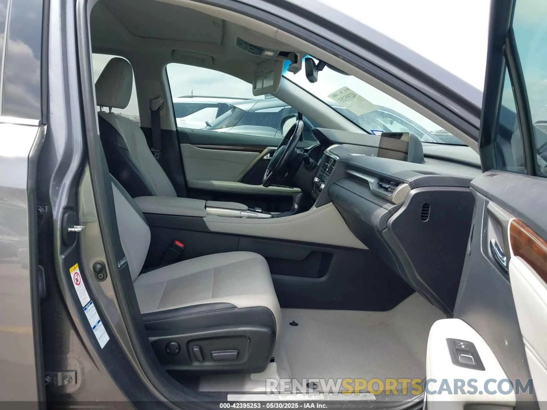 5 Photograph of a damaged car 2T2BZMCA6KC175819 LEXUS RX 350 2019