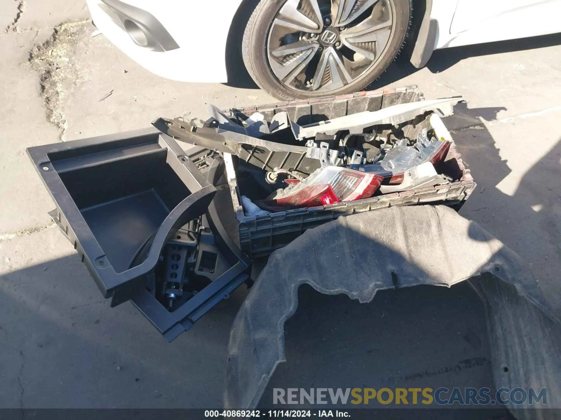 18 Photograph of a damaged car 2T2ZZMCA0KC123522 LEXUS RX 350 2019