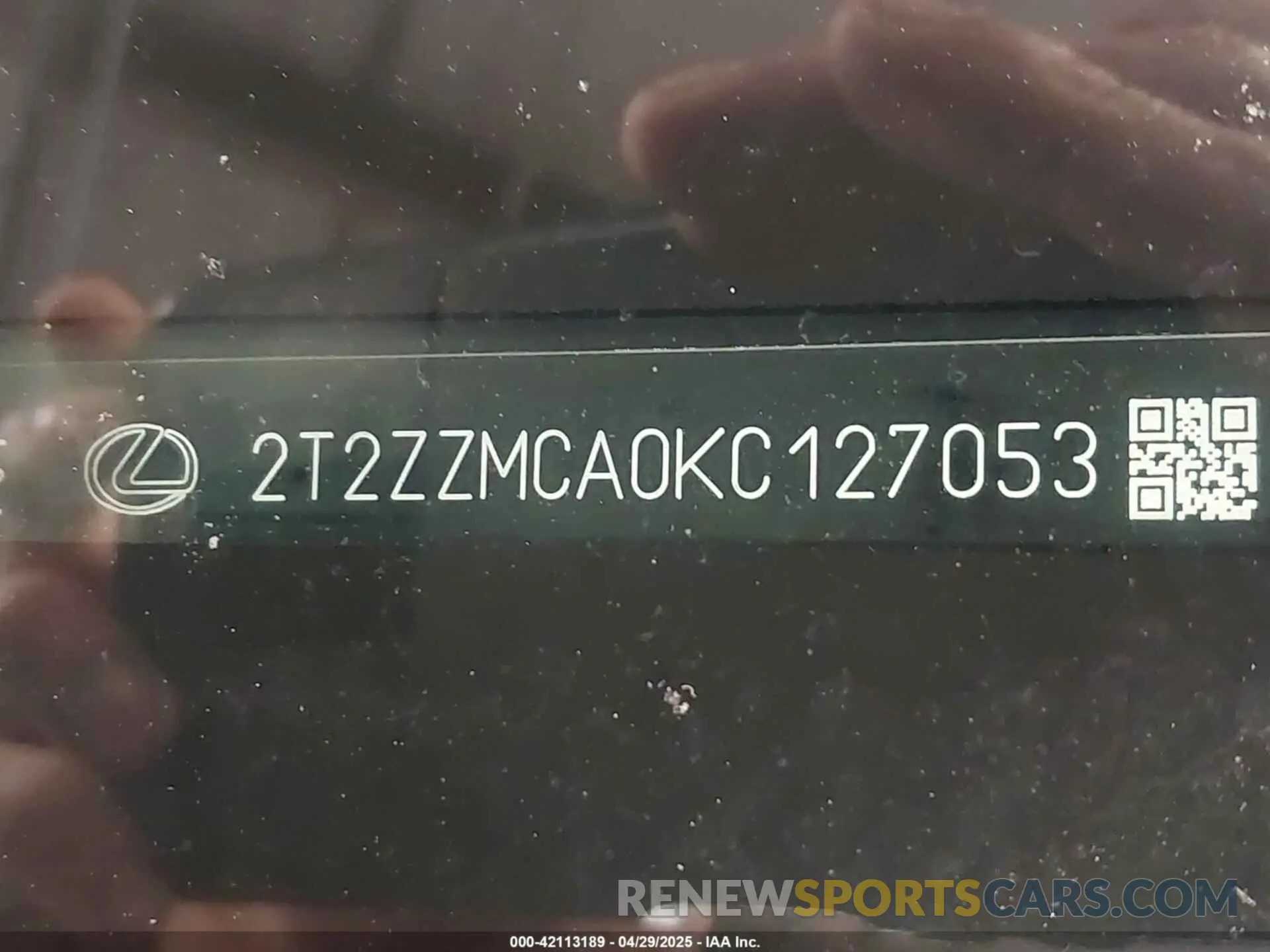 18 Photograph of a damaged car 2T2ZZMCA0KC127053 LEXUS RX 350 2019