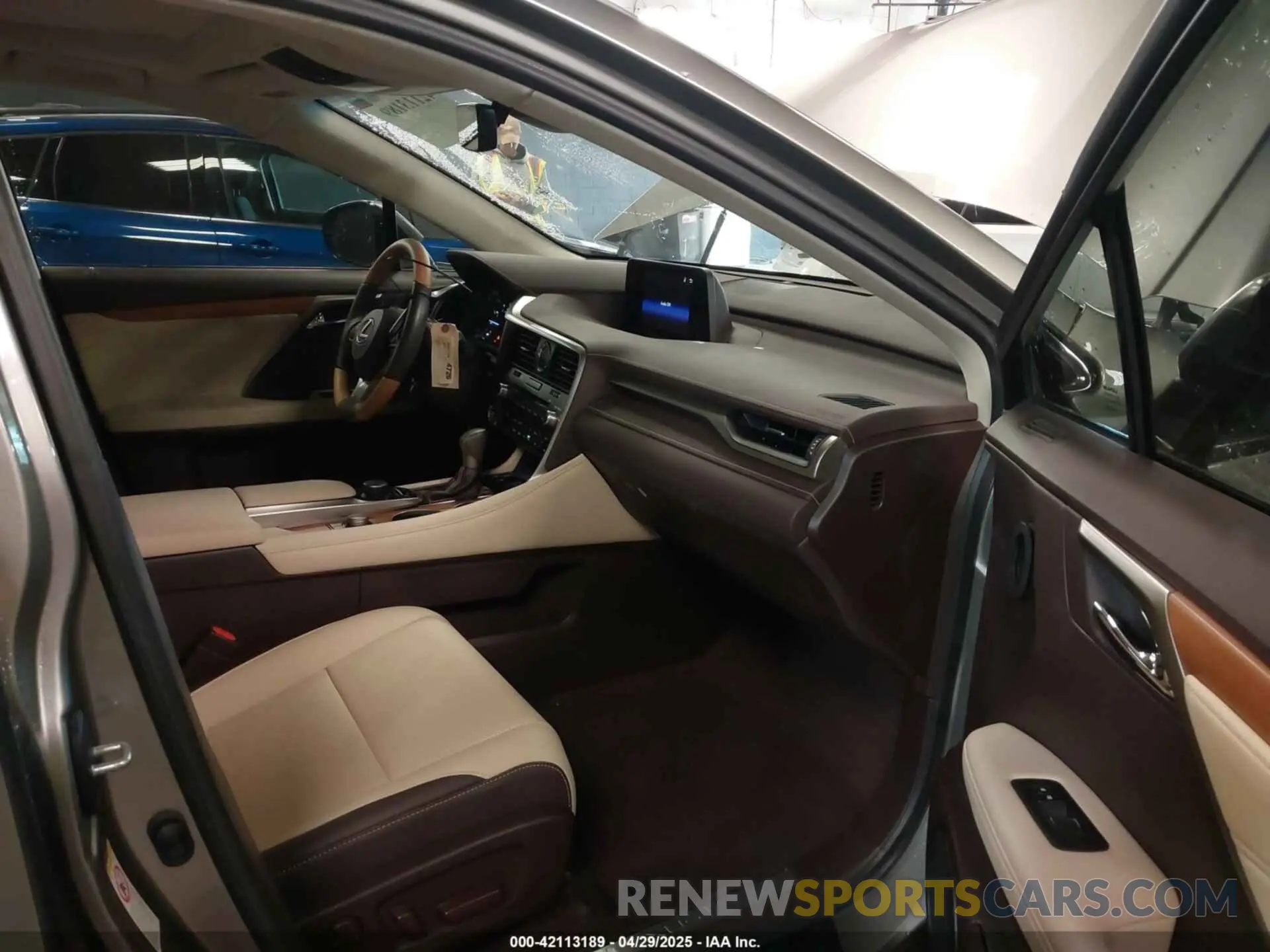 5 Photograph of a damaged car 2T2ZZMCA0KC127053 LEXUS RX 350 2019