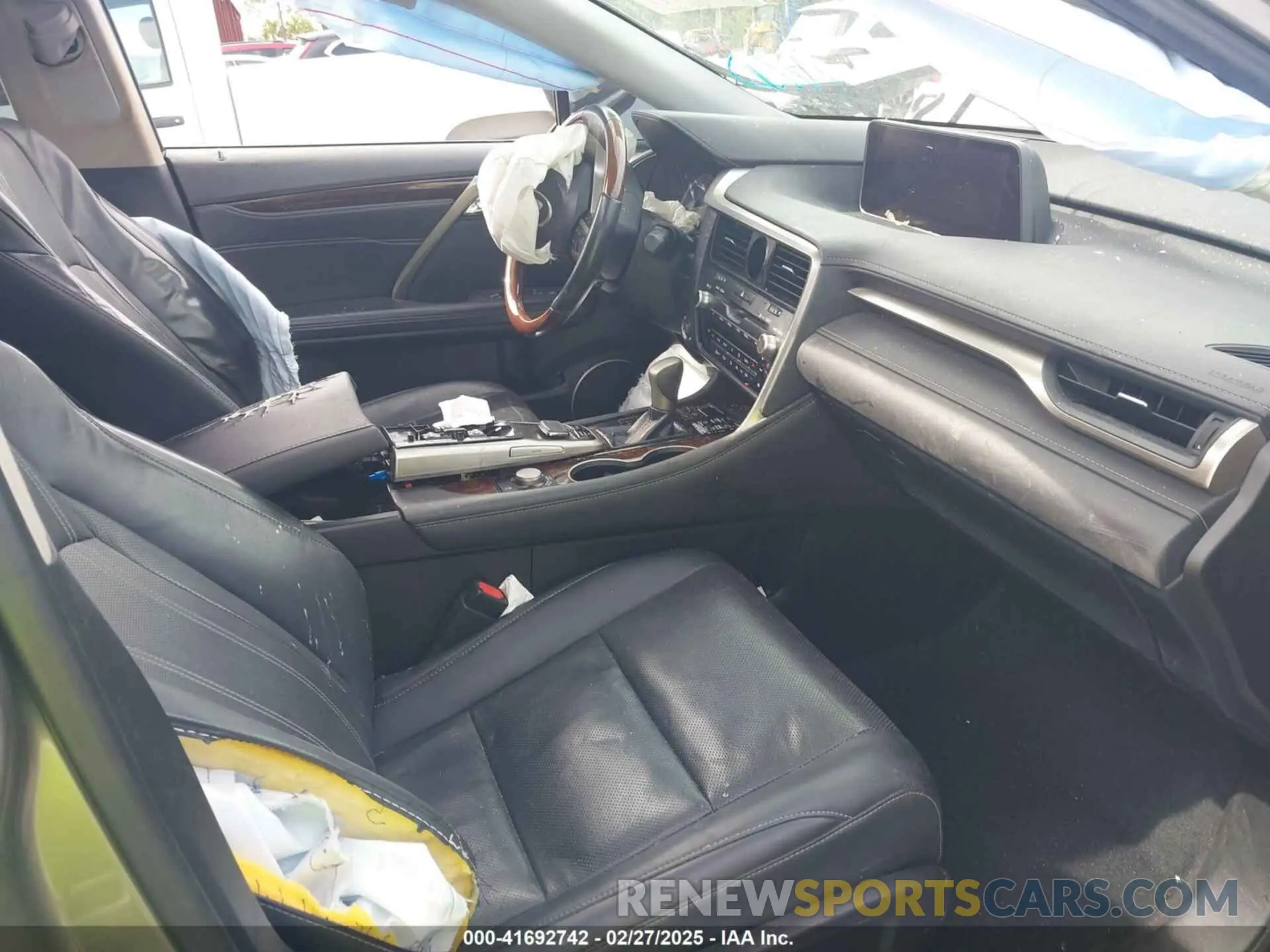5 Photograph of a damaged car 2T2ZZMCA1KC131631 LEXUS RX 350 2019