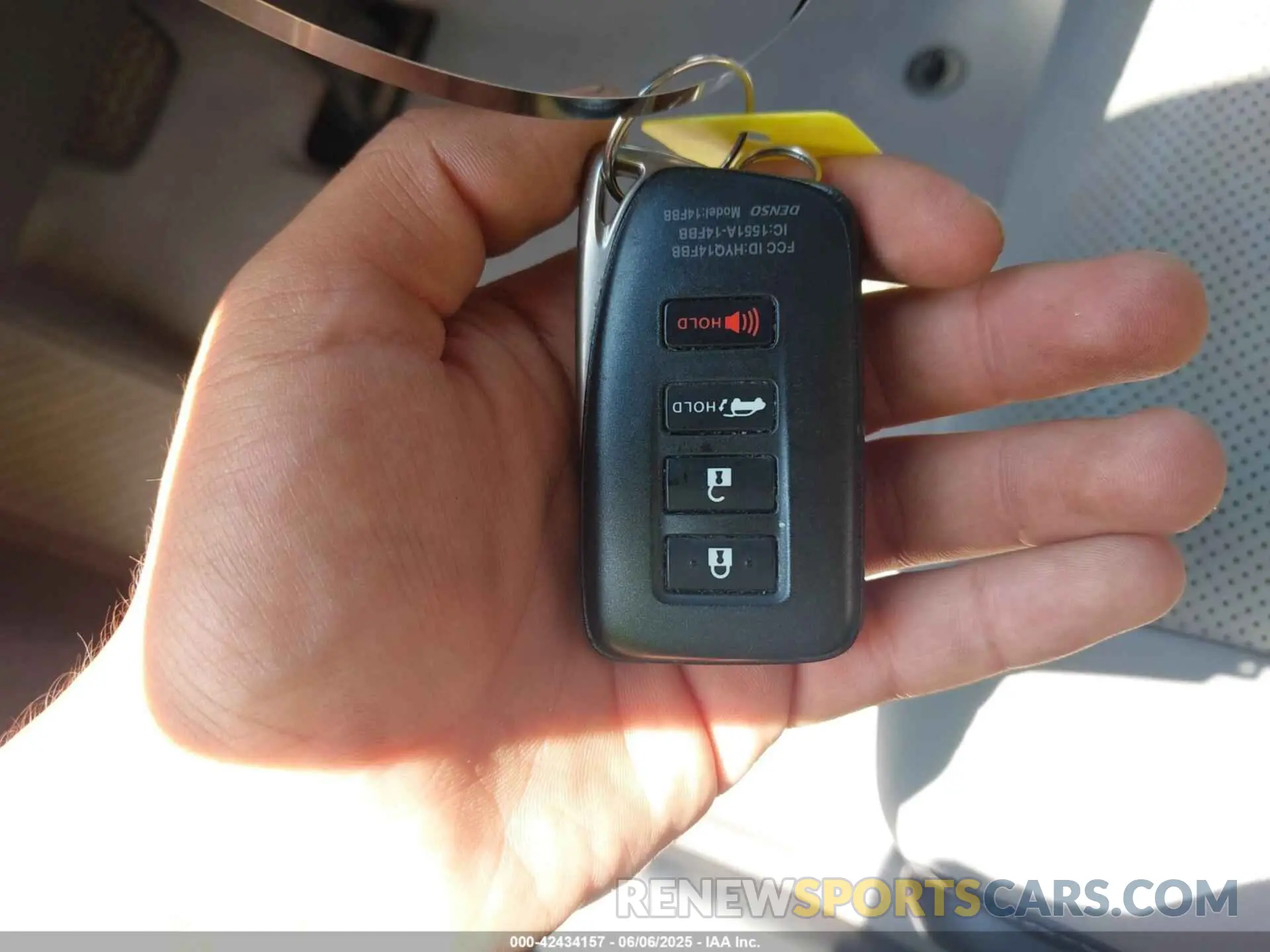 11 Photograph of a damaged car 2T2ZZMCA2KC120640 LEXUS RX 350 2019
