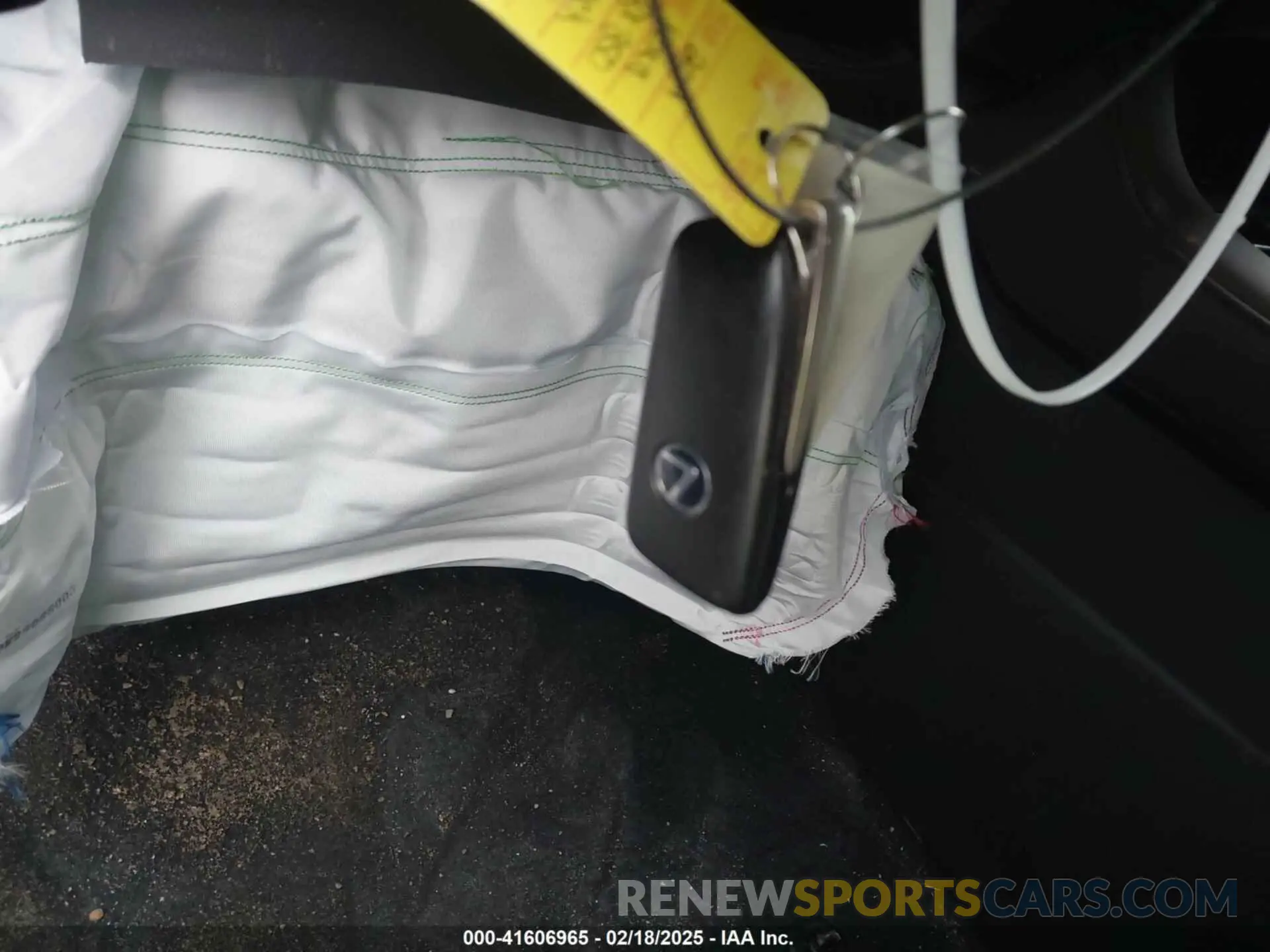 11 Photograph of a damaged car 2T2ZZMCA2KC126213 LEXUS RX 350 2019