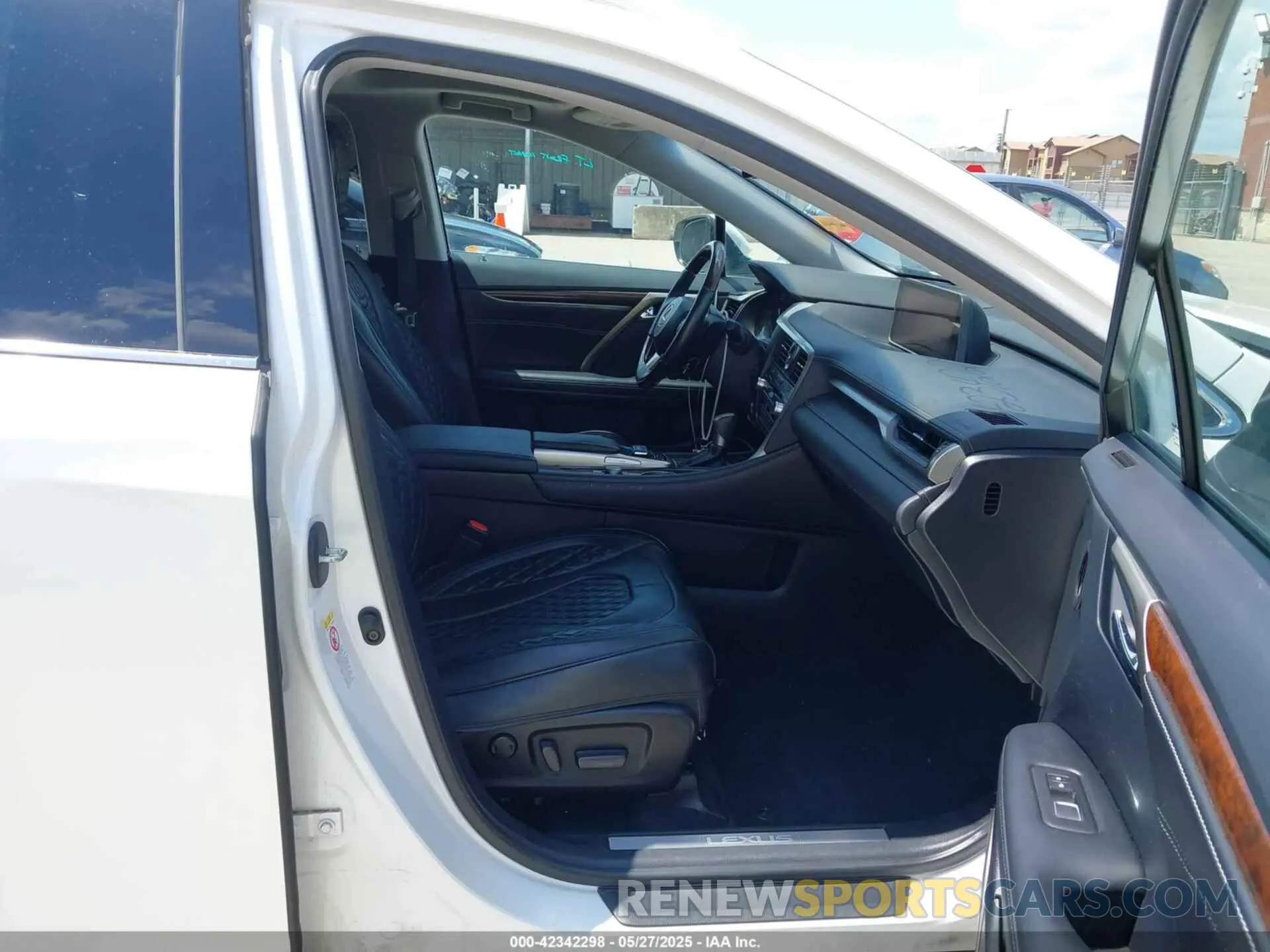 5 Photograph of a damaged car 2T2ZZMCA3KC133445 LEXUS RX 350 2019