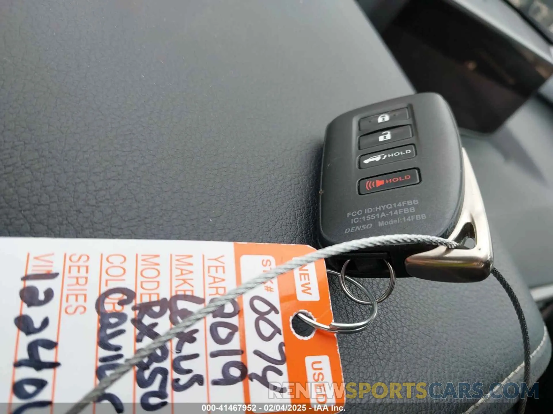 11 Photograph of a damaged car 2T2ZZMCA4KC122406 LEXUS RX 350 2019