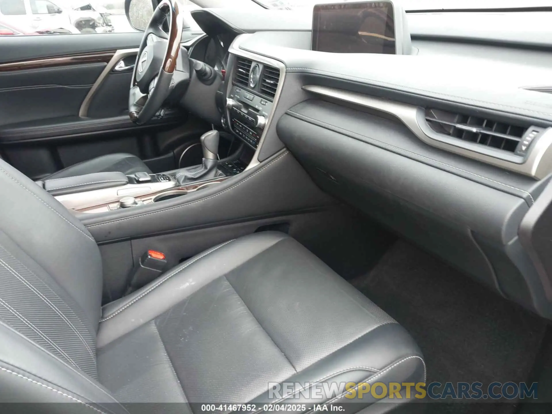 5 Photograph of a damaged car 2T2ZZMCA4KC122406 LEXUS RX 350 2019