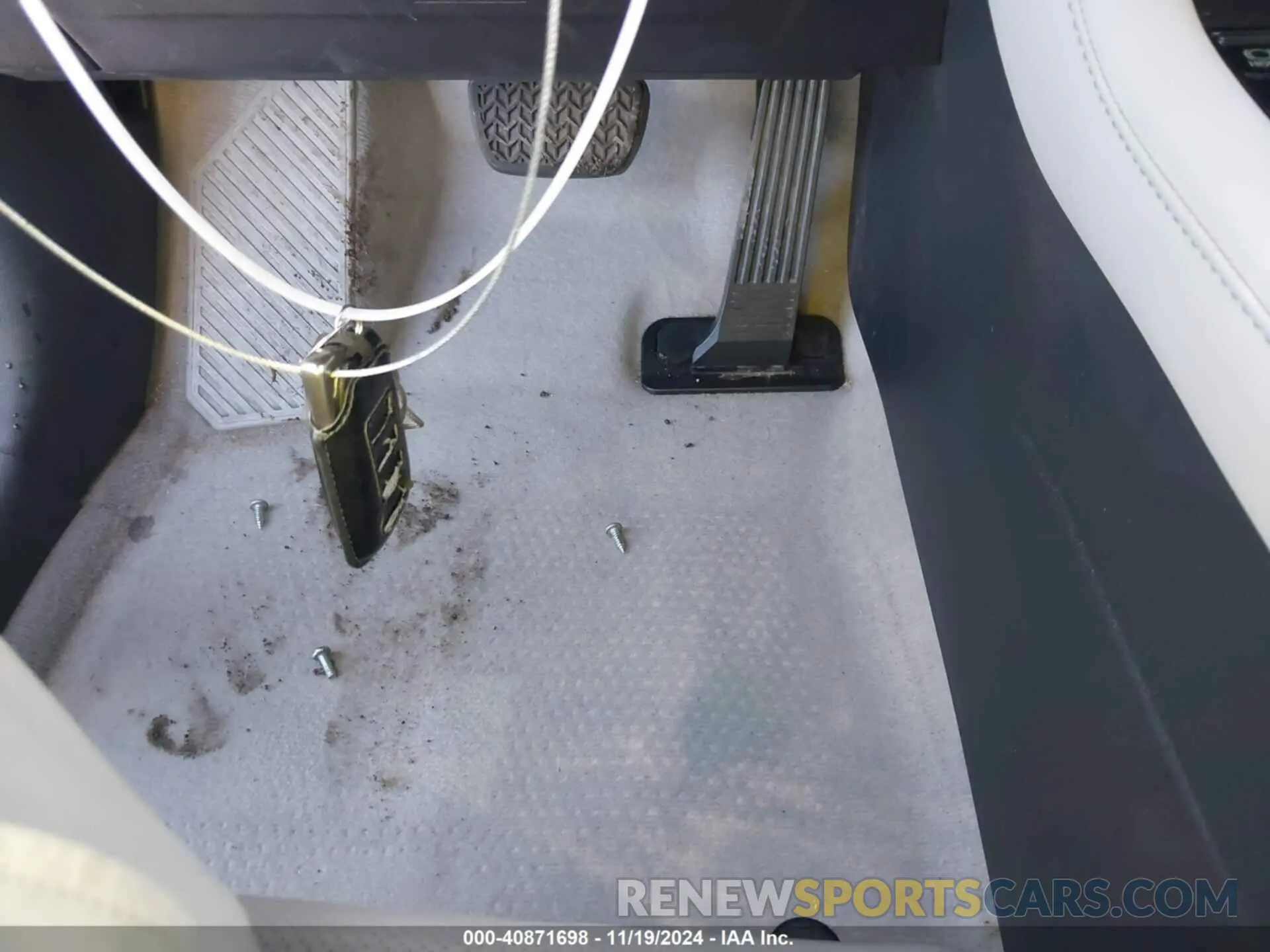 11 Photograph of a damaged car 2T2ZZMCA4KC126939 LEXUS RX 350 2019