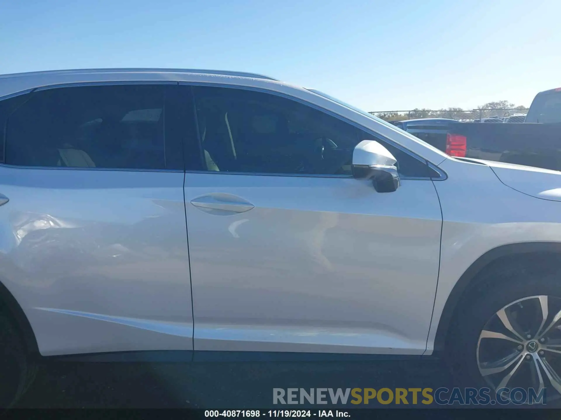 14 Photograph of a damaged car 2T2ZZMCA4KC126939 LEXUS RX 350 2019