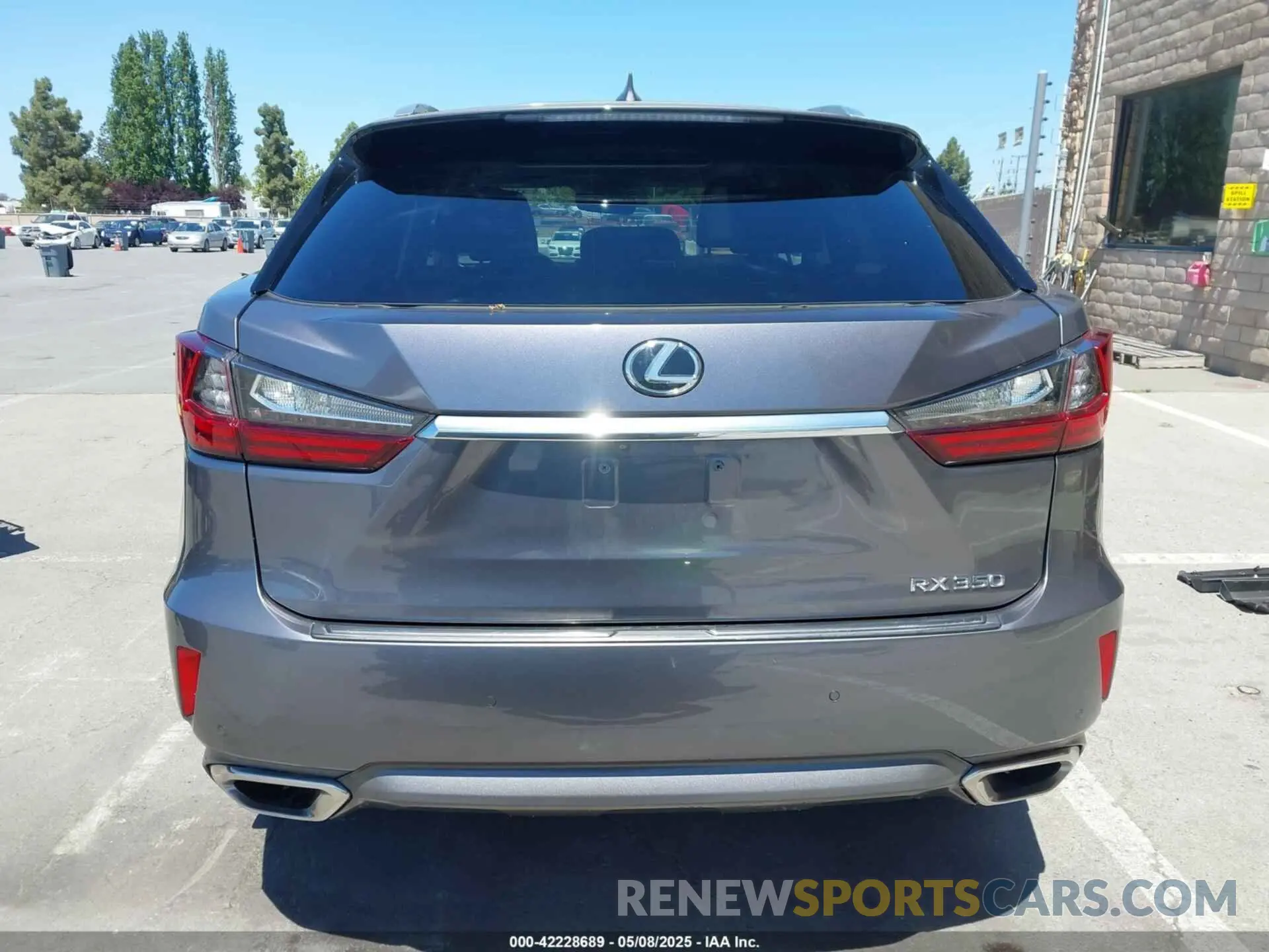 17 Photograph of a damaged car 2T2ZZMCA4KC142476 LEXUS RX 350 2019
