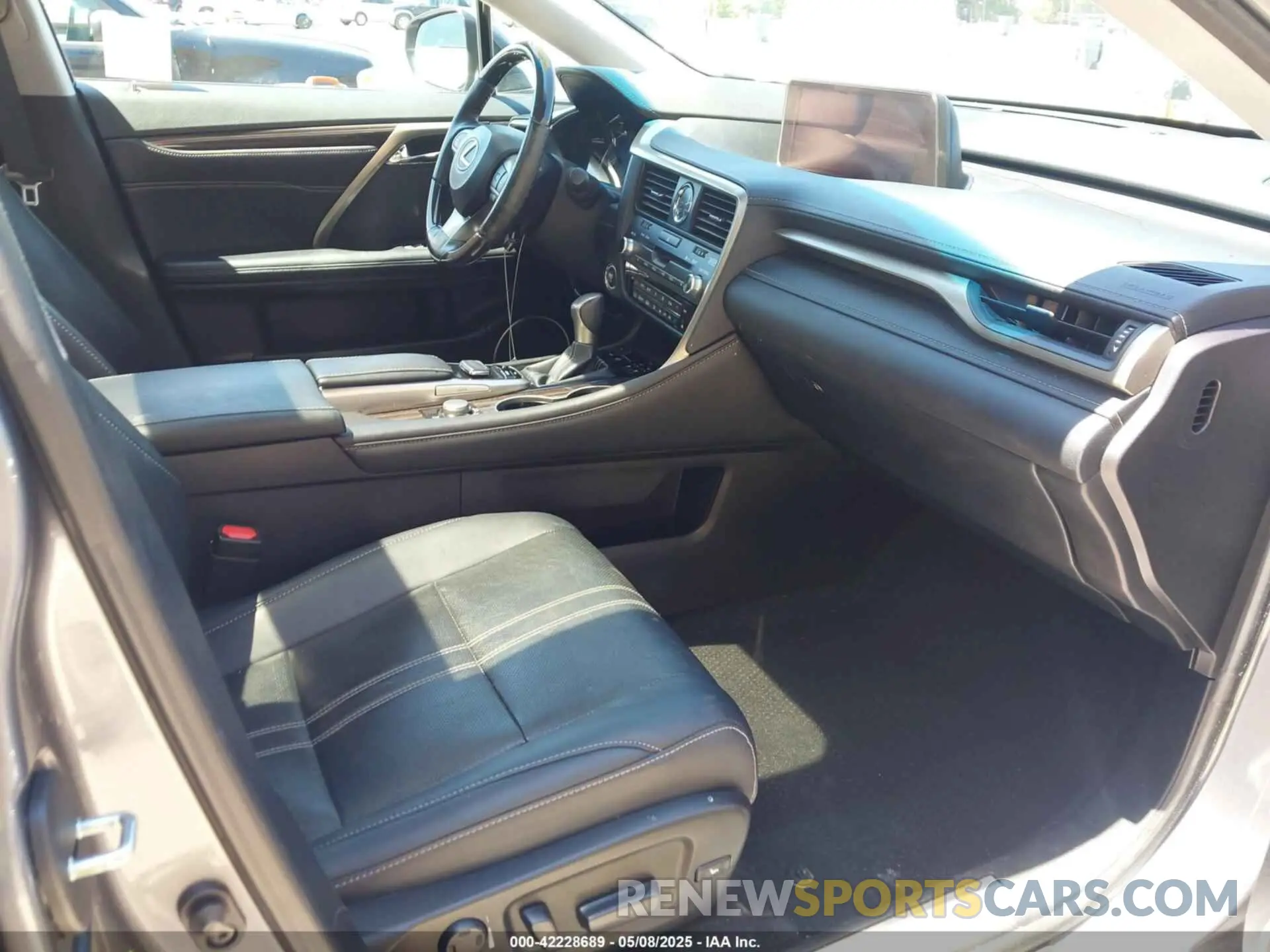 5 Photograph of a damaged car 2T2ZZMCA4KC142476 LEXUS RX 350 2019
