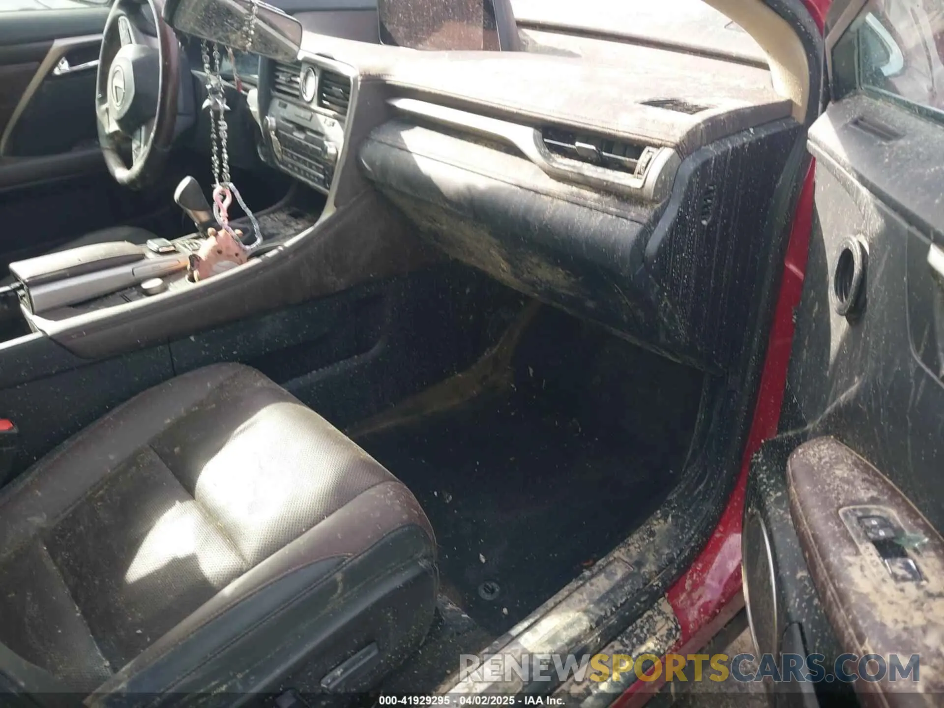 5 Photograph of a damaged car 2T2ZZMCA6KC134685 LEXUS RX 350 2019