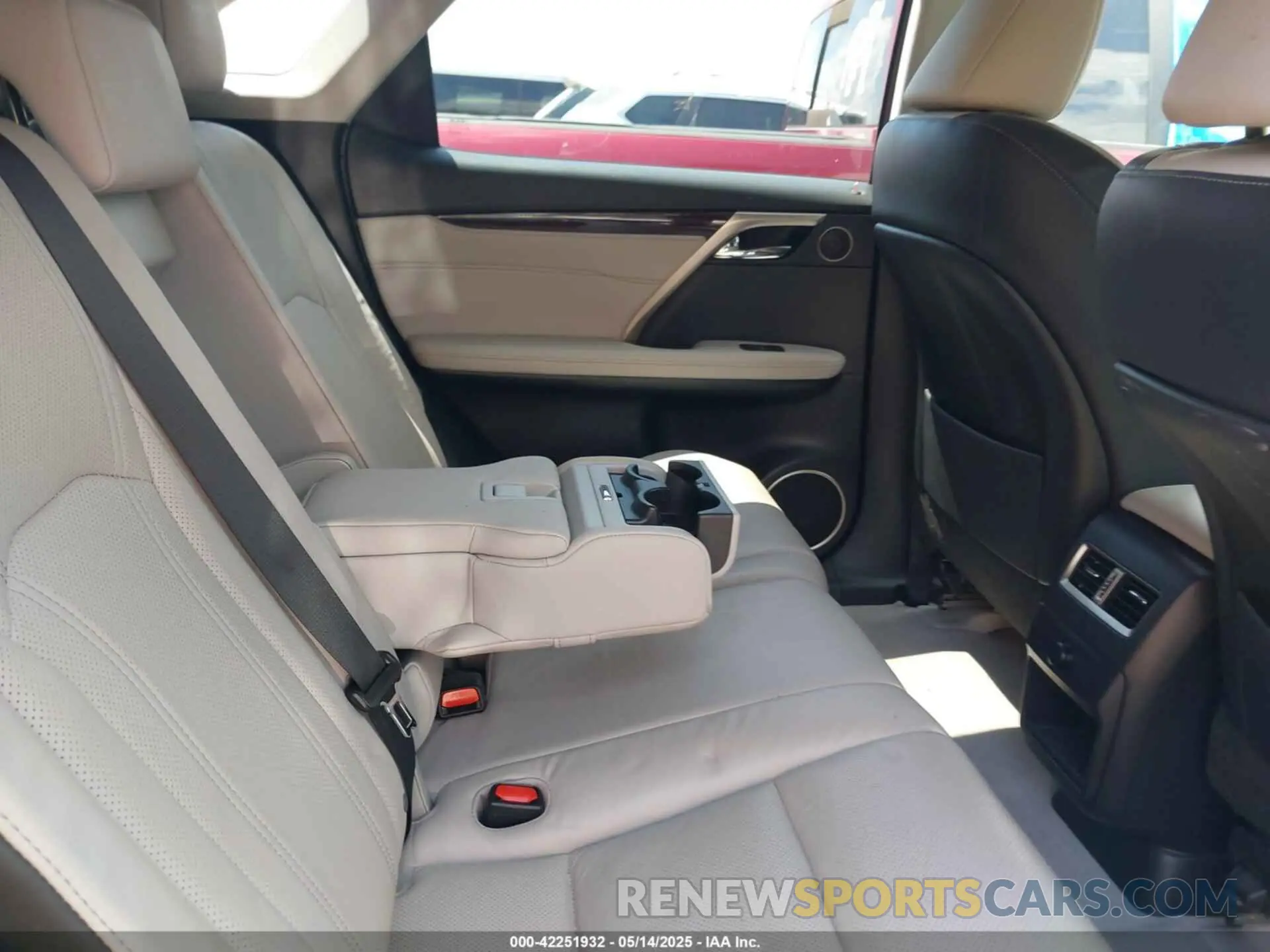 8 Photograph of a damaged car 2T2ZZMCA6KC135111 LEXUS RX 350 2019