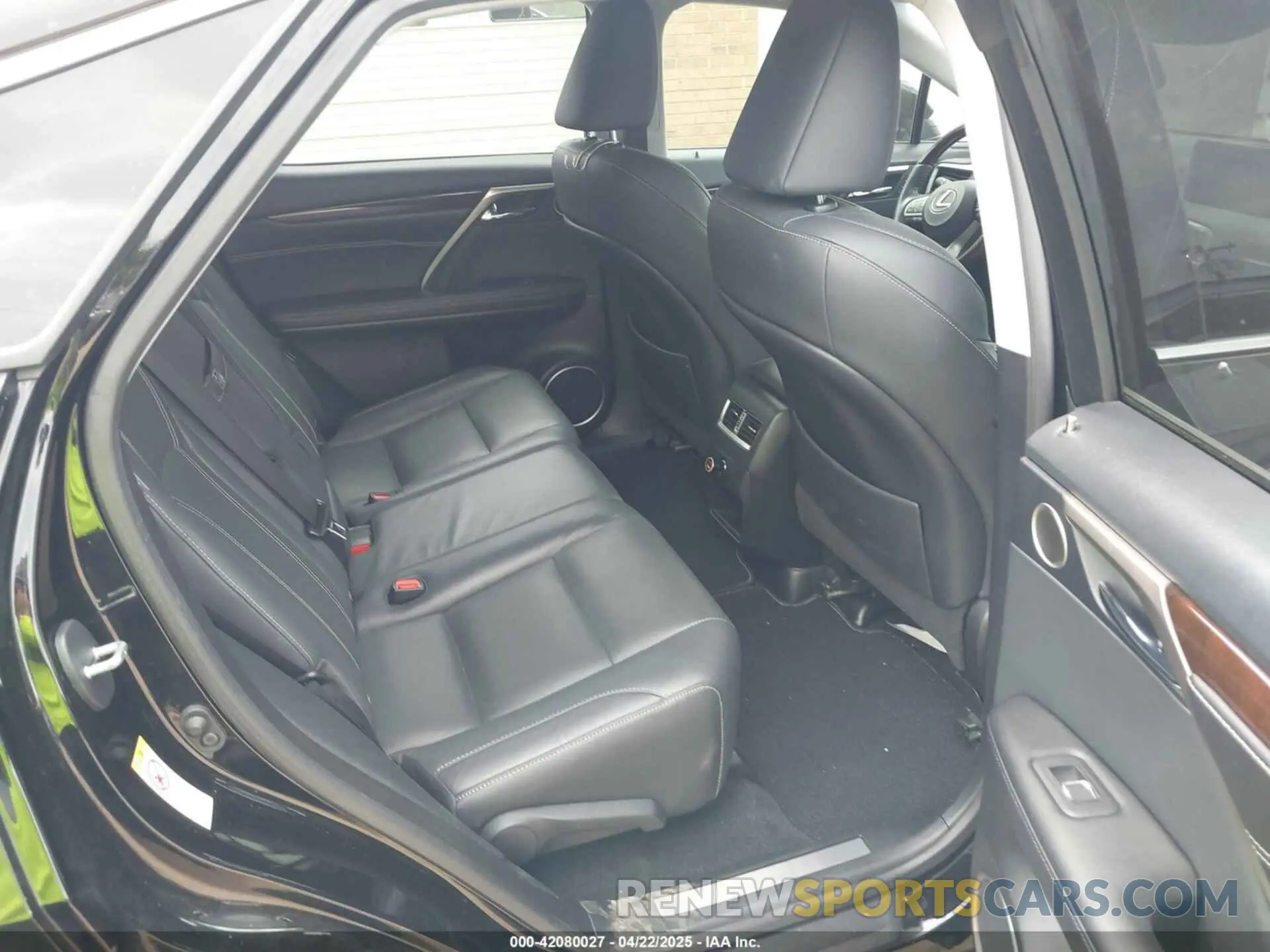 8 Photograph of a damaged car 2T2ZZMCA6KC150398 LEXUS RX 350 2019