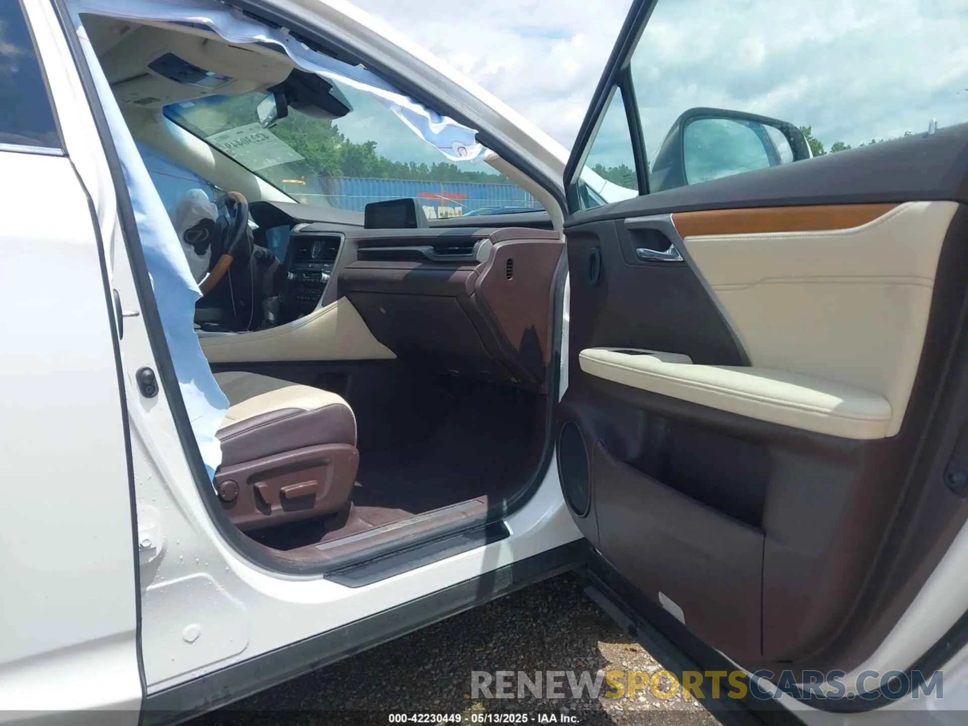 5 Photograph of a damaged car 2T2ZZMCA8KC142609 LEXUS RX 350 2019