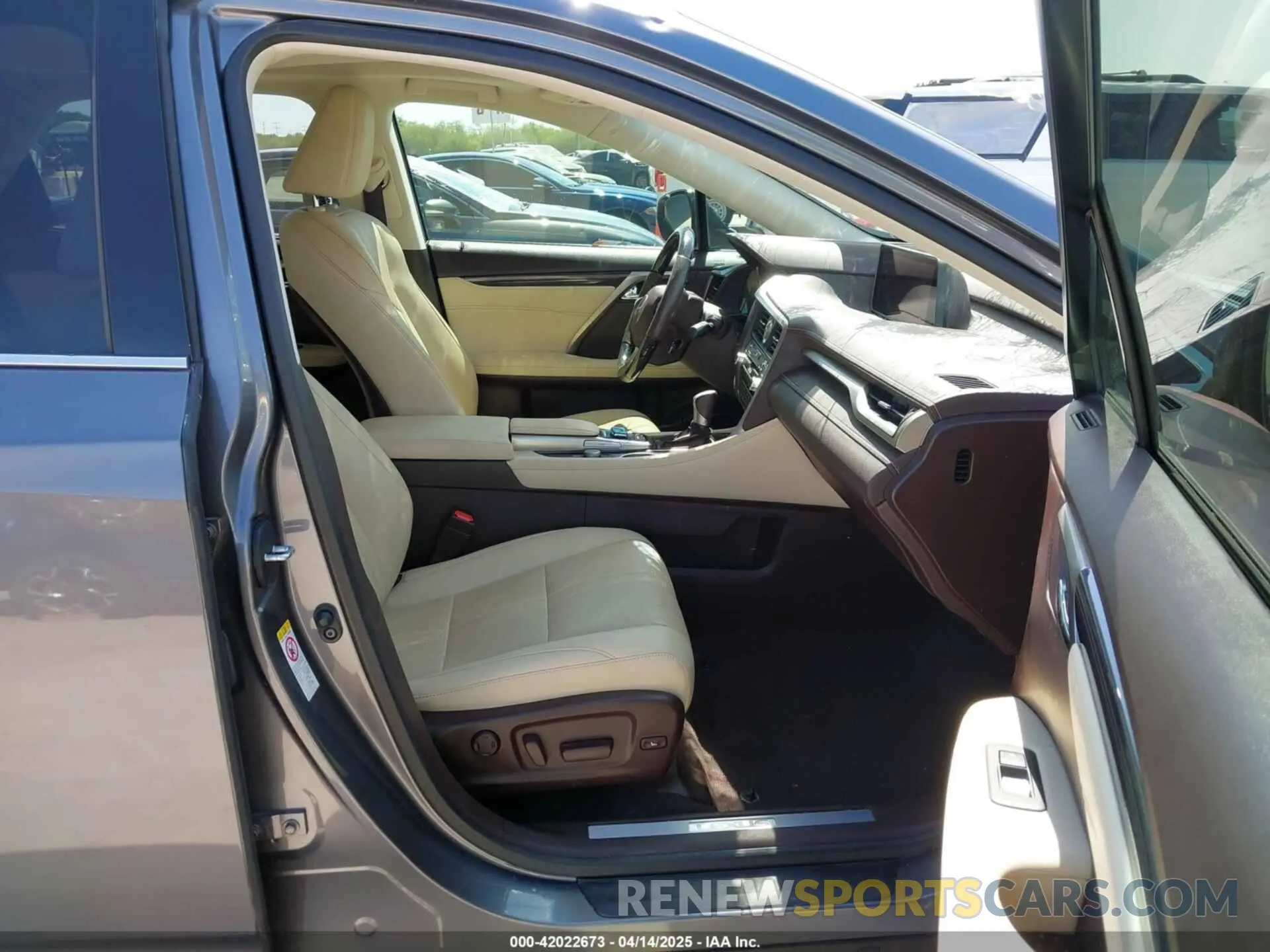 5 Photograph of a damaged car 2T2ZZMCA8KC149401 LEXUS RX 350 2019