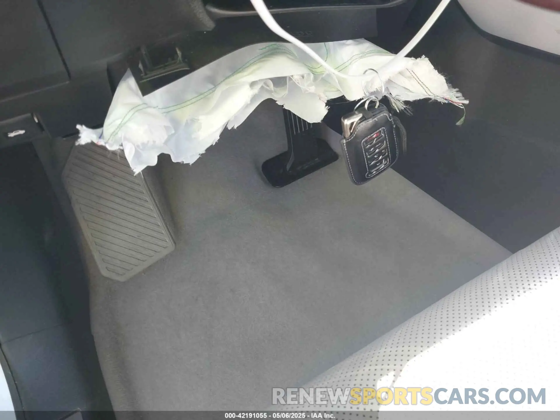 11 Photograph of a damaged car 2T2ZZMCA9KC130775 LEXUS RX 350 2019