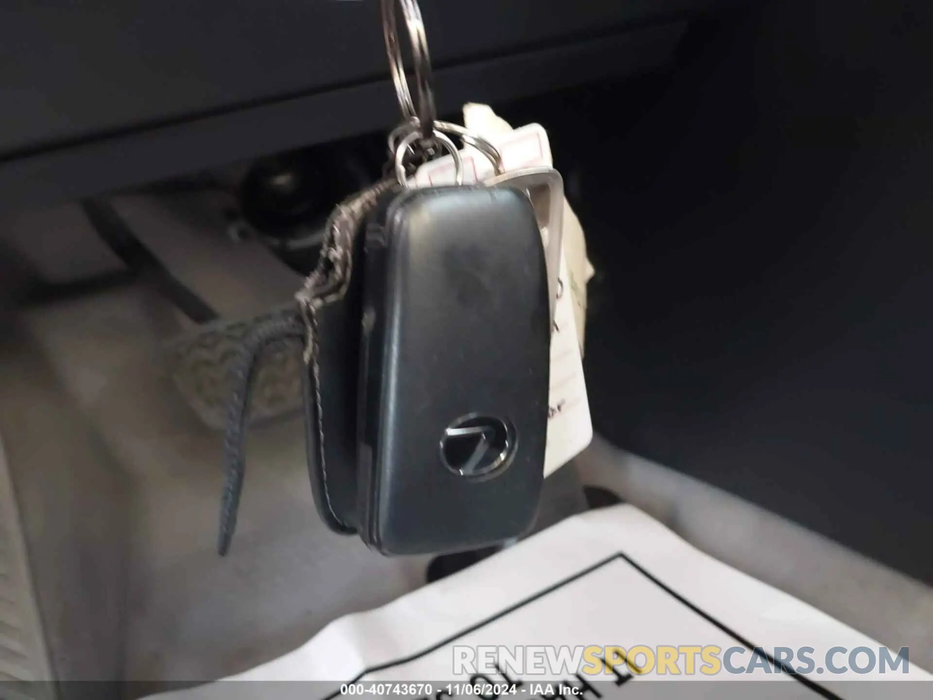11 Photograph of a damaged car 2T2ZZMCAXKC130381 LEXUS RX 350 2019