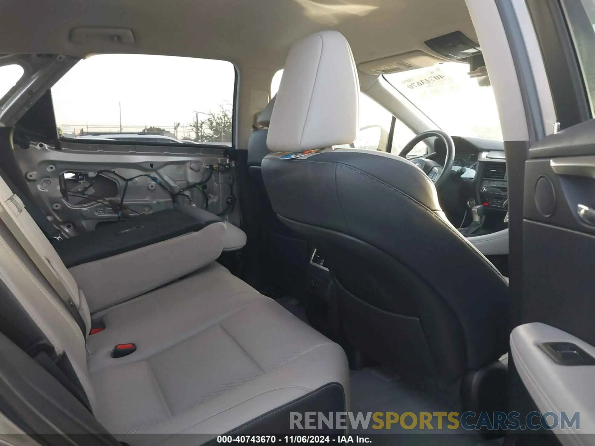 8 Photograph of a damaged car 2T2ZZMCAXKC130381 LEXUS RX 350 2019