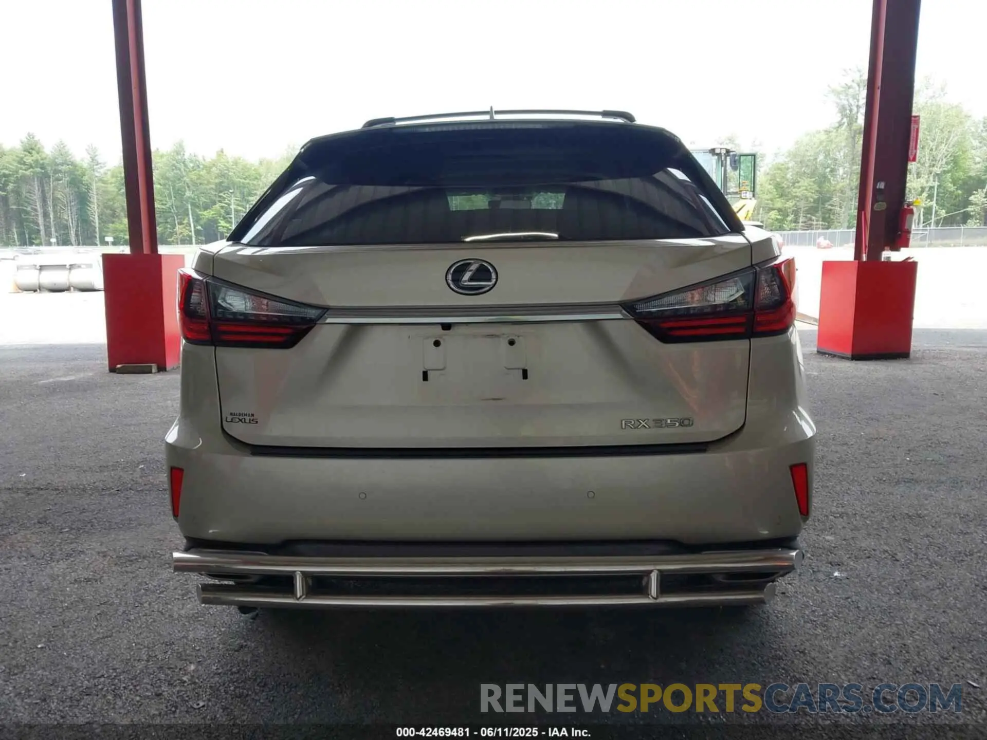16 Photograph of a damaged car JTJBZMCA2K2039042 LEXUS RX 350 2019