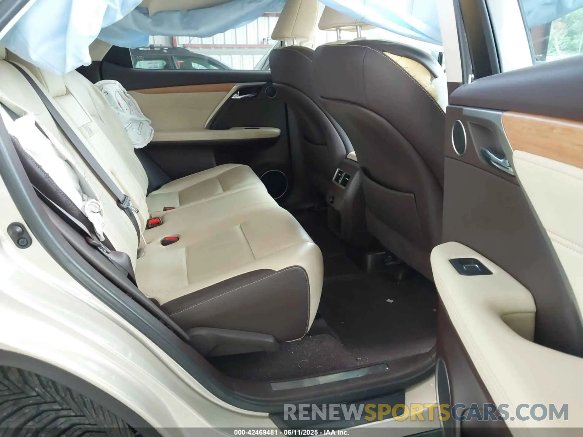 8 Photograph of a damaged car JTJBZMCA2K2039042 LEXUS RX 350 2019
