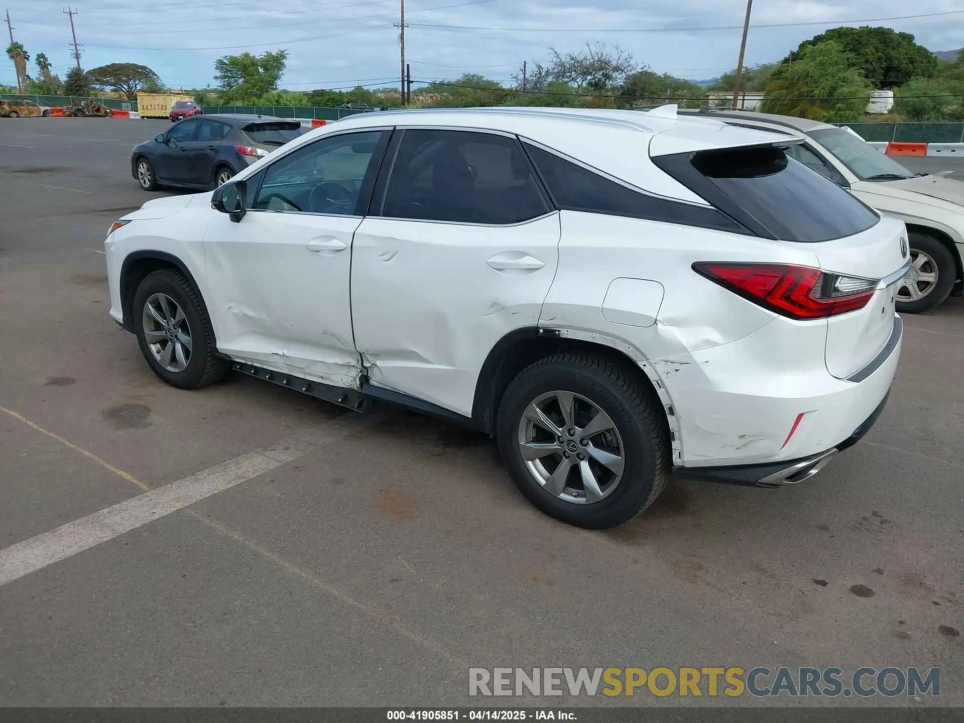 3 Photograph of a damaged car JTJBZMCA6K2045071 LEXUS RX 350 2019
