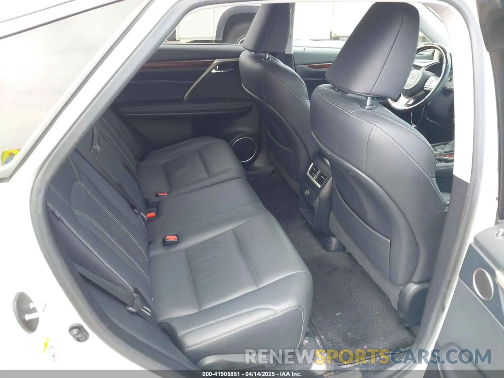 8 Photograph of a damaged car JTJBZMCA6K2045071 LEXUS RX 350 2019