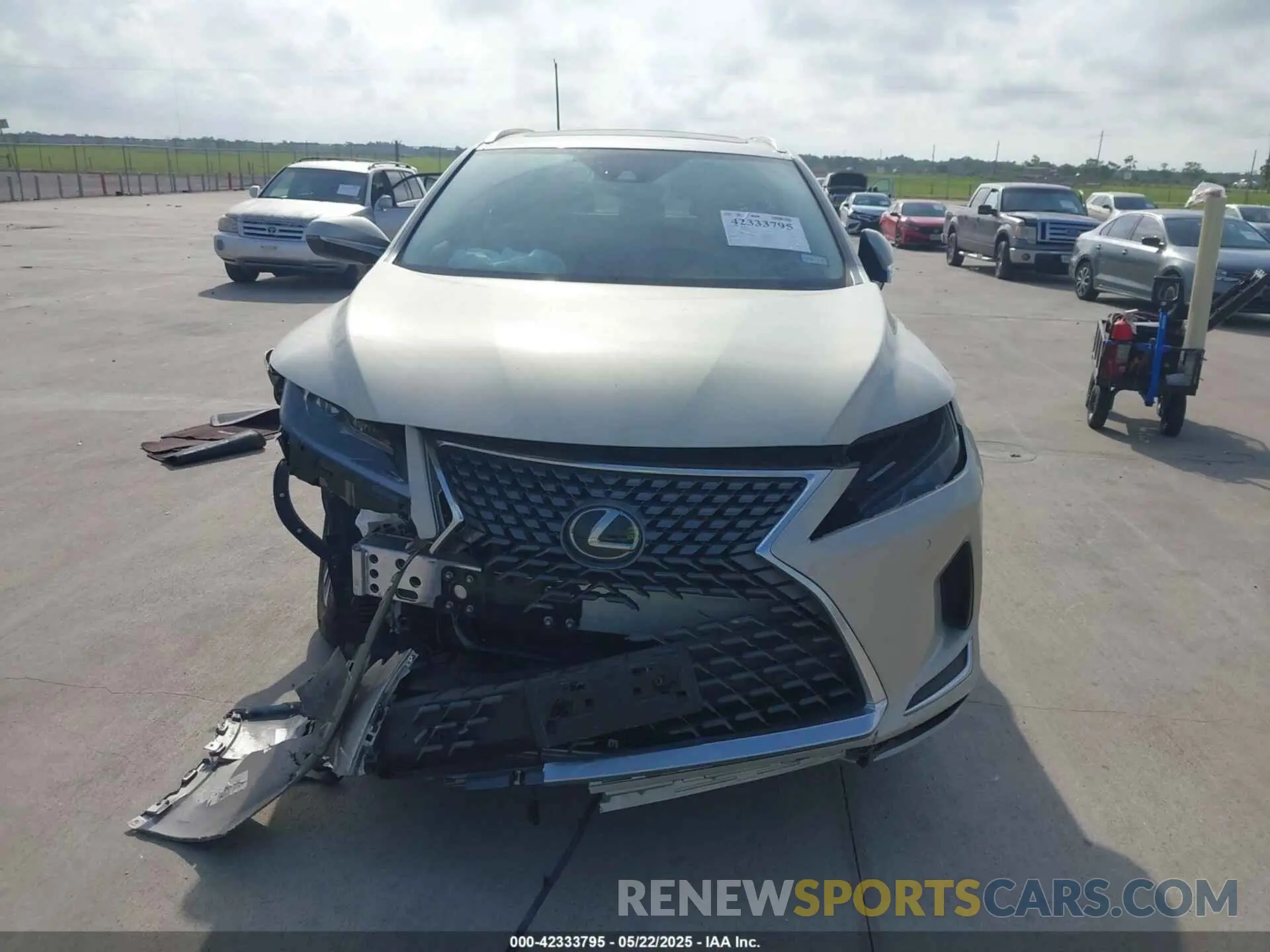 11 Photograph of a damaged car 2T2AZMAA8LC151876 LEXUS RX 350 2020