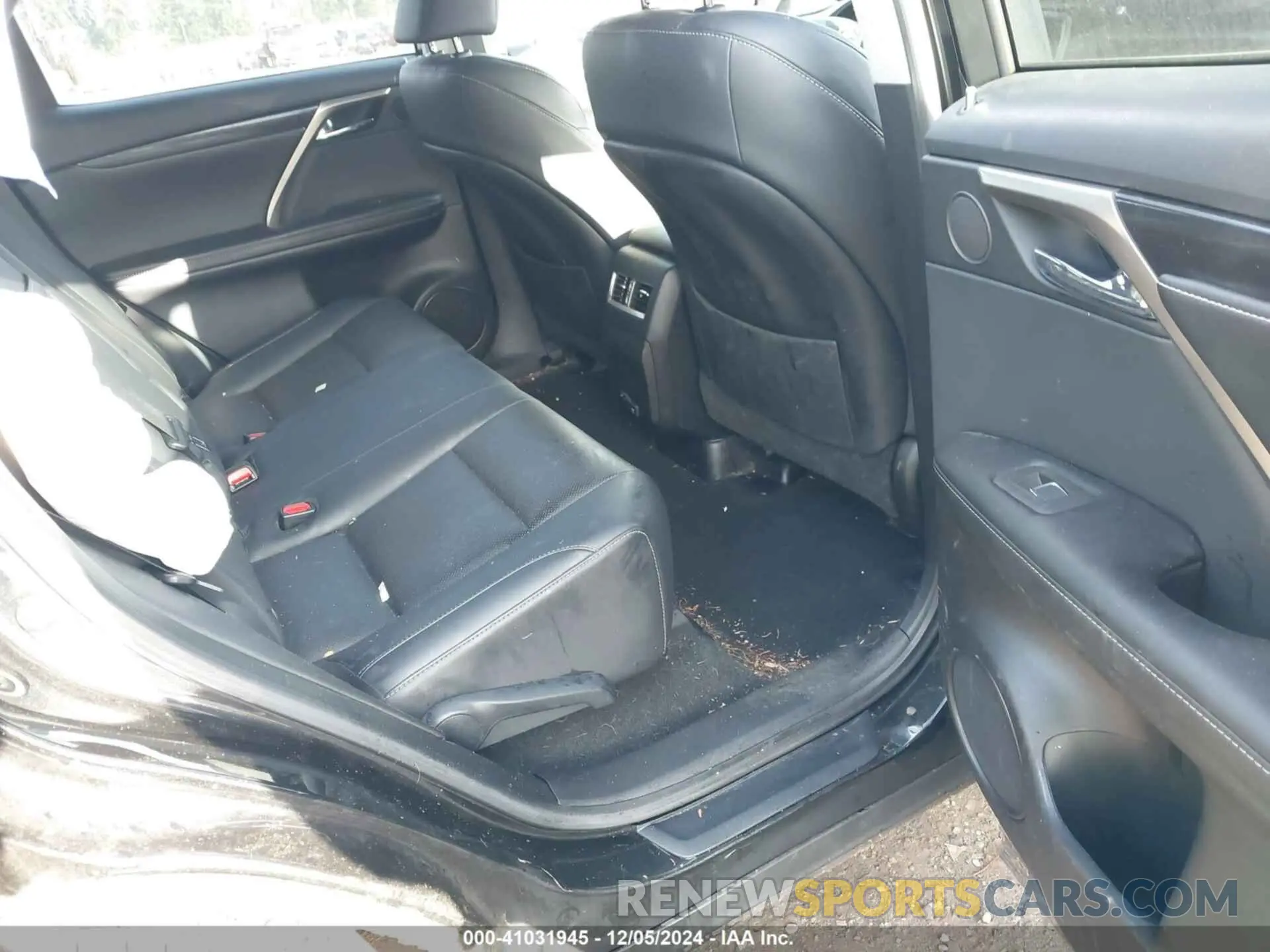 8 Photograph of a damaged car 2T2AZMDA8LC233845 LEXUS RX 350 2020