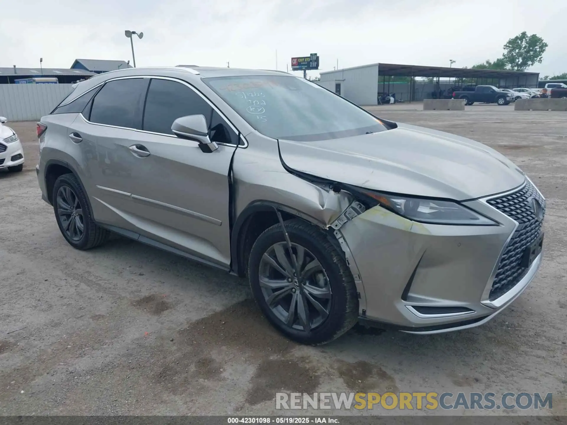 1 Photograph of a damaged car 2T2HZMAA0LC159629 LEXUS RX 350 2020