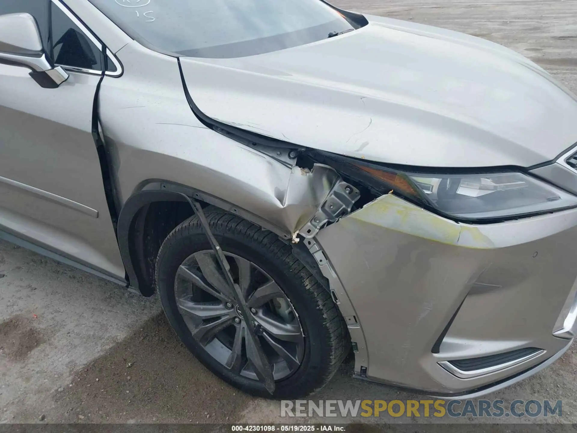17 Photograph of a damaged car 2T2HZMAA0LC159629 LEXUS RX 350 2020
