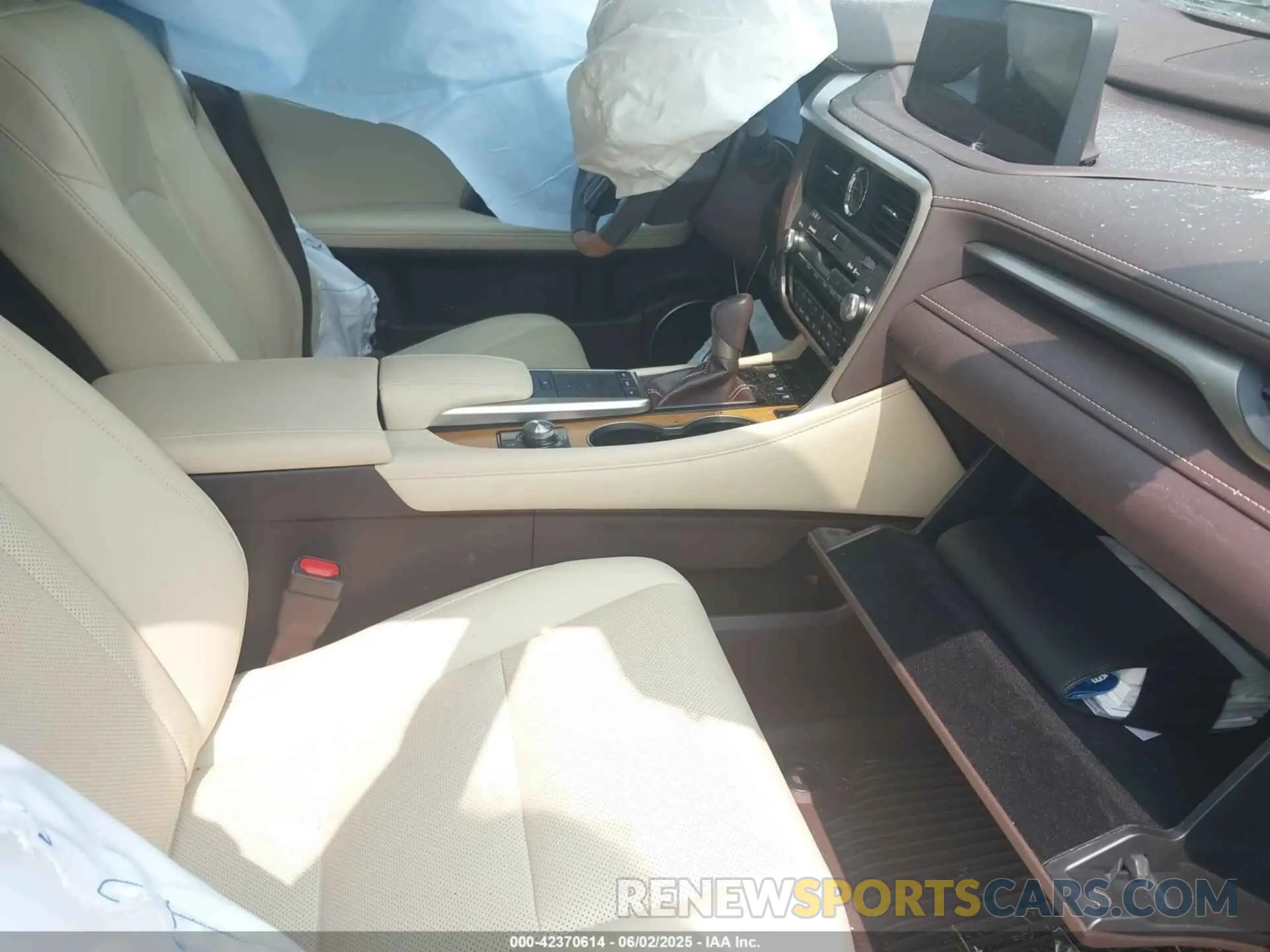 5 Photograph of a damaged car 2T2HZMAA1LC161874 LEXUS RX 350 2020