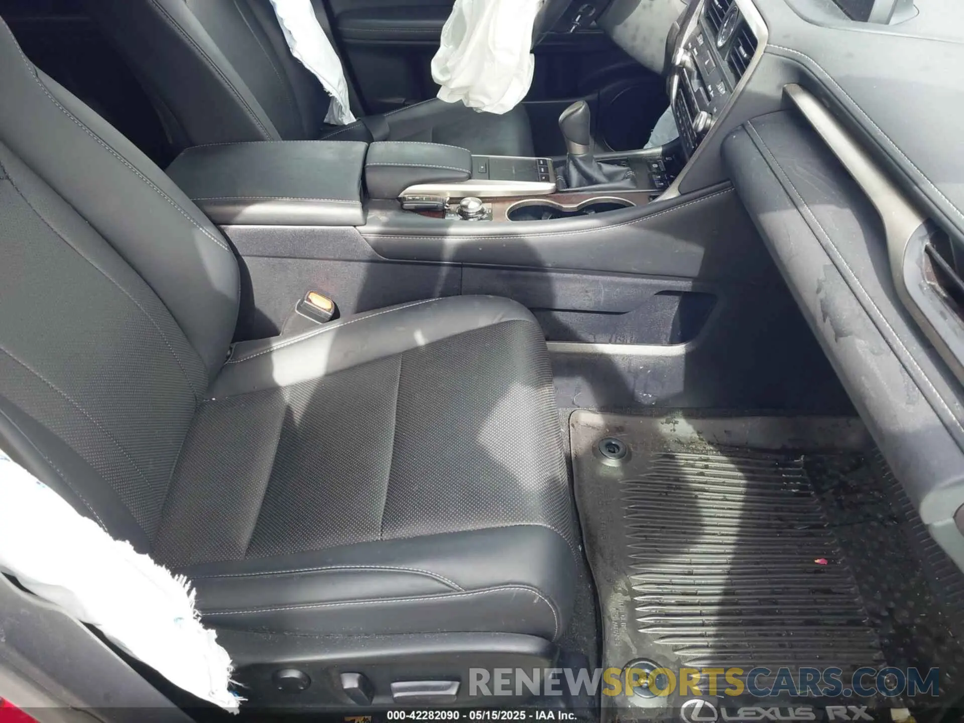 5 Photograph of a damaged car 2T2HZMDA6LC219456 LEXUS RX 350 2020