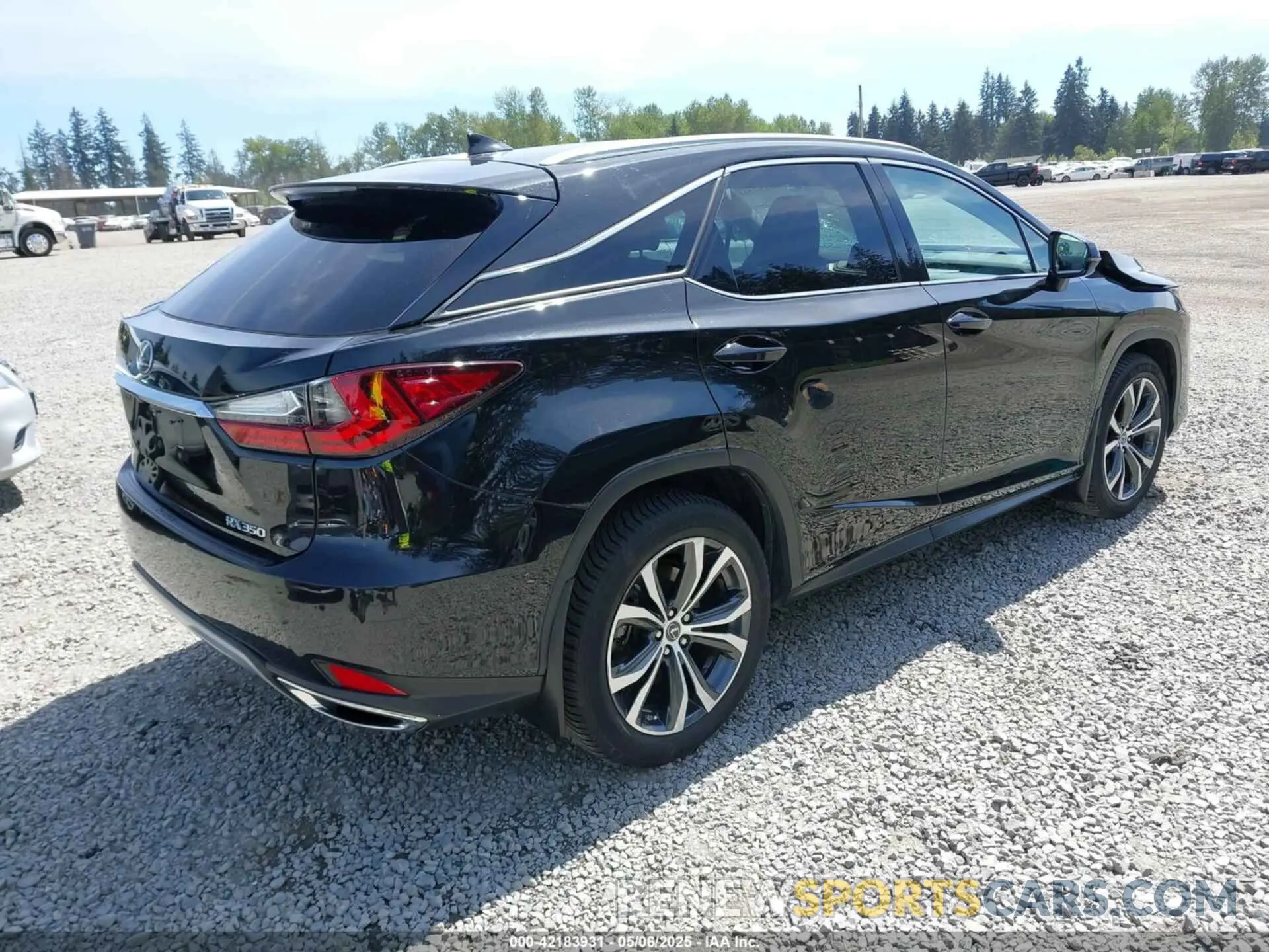 4 Photograph of a damaged car 2T2HZMDA8LC236999 LEXUS RX 350 2020