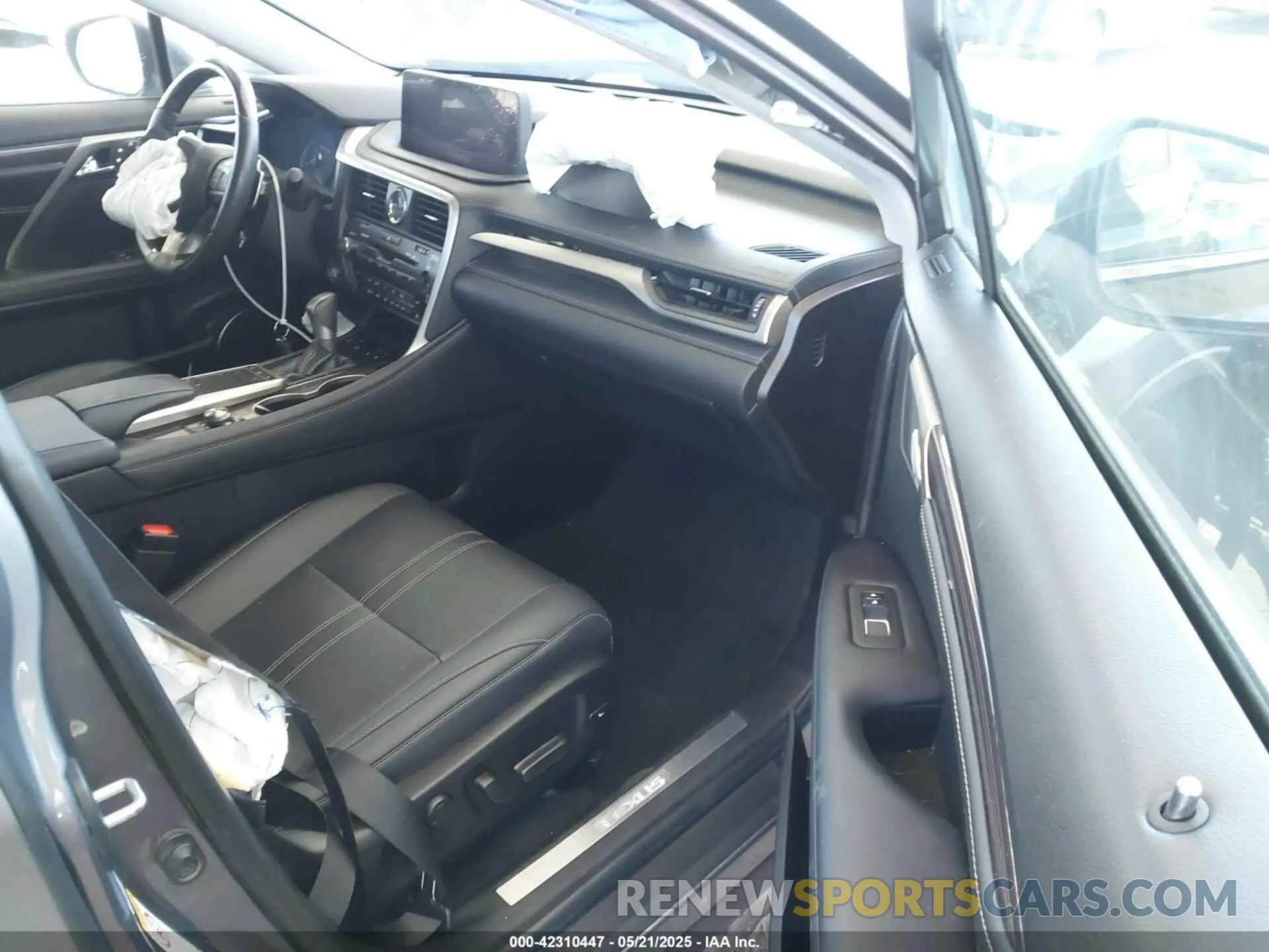 5 Photograph of a damaged car 2T2JZMDA9LC217072 LEXUS RX 350 2020