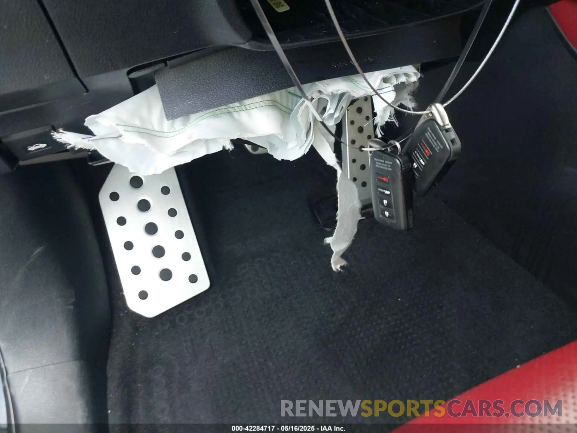 11 Photograph of a damaged car 2T2SZMAA6LC180684 LEXUS RX 350 2020