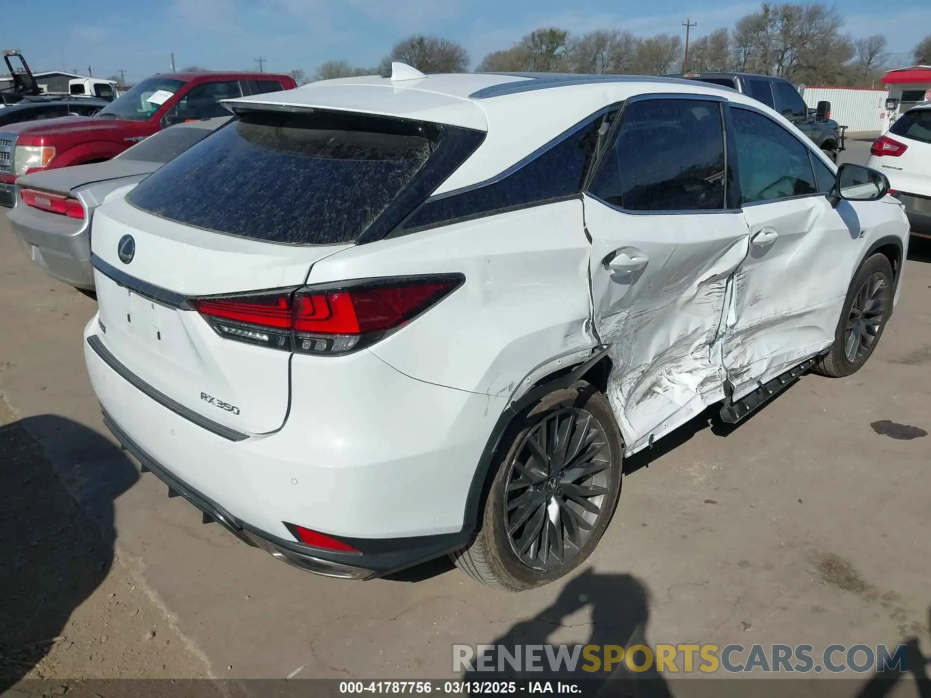 4 Photograph of a damaged car 2T2YZMDA7LC253891 LEXUS RX 350 2020