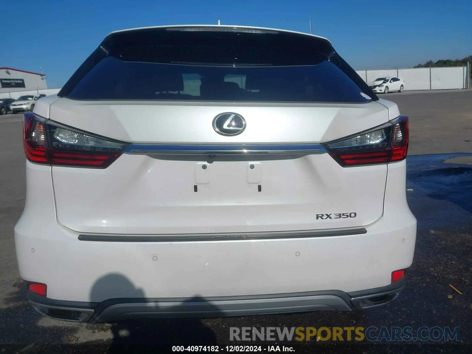 17 Photograph of a damaged car 2T2HZMAA7MC184657 LEXUS RX 350 2021
