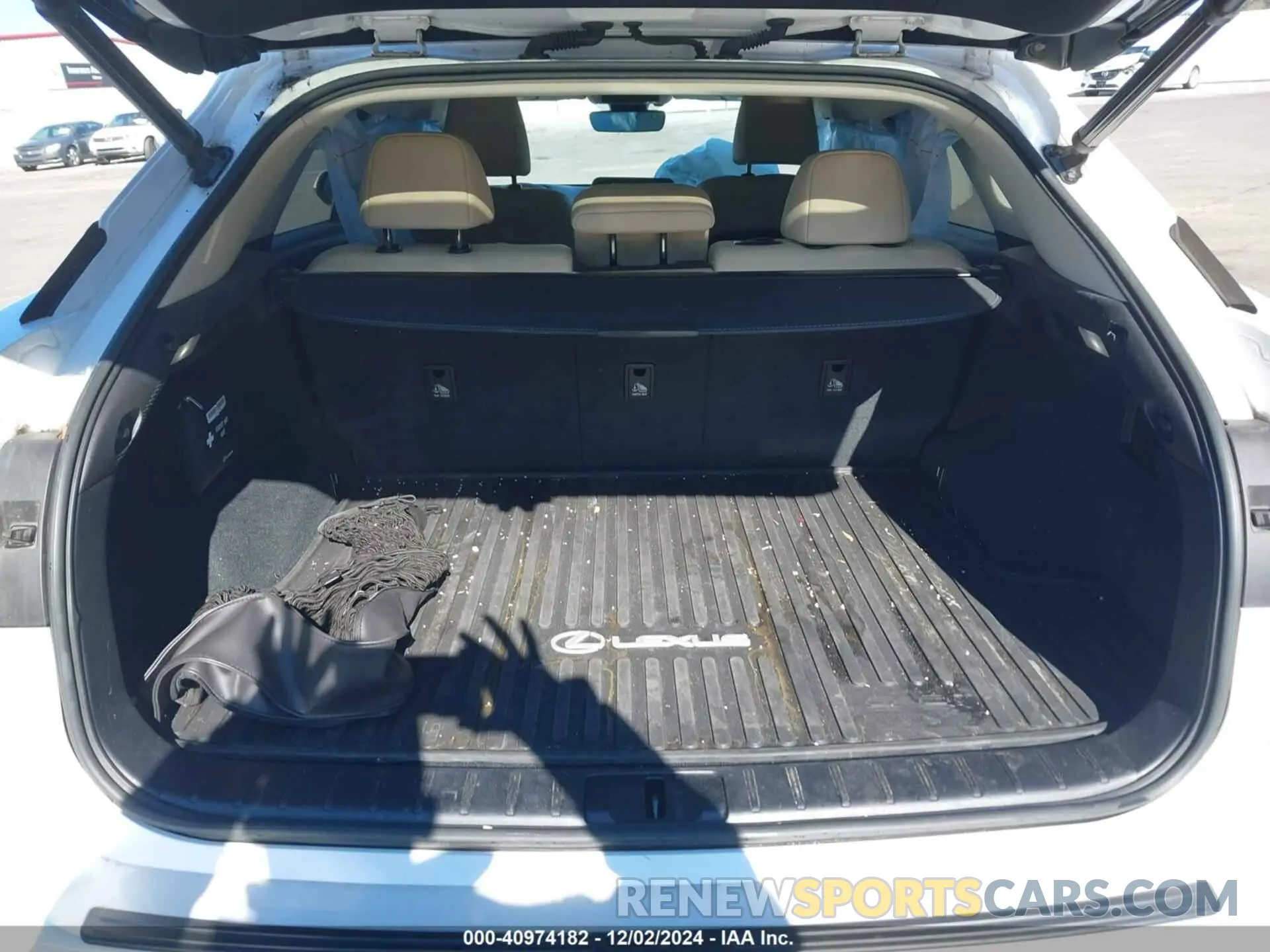 8 Photograph of a damaged car 2T2HZMAA7MC184657 LEXUS RX 350 2021