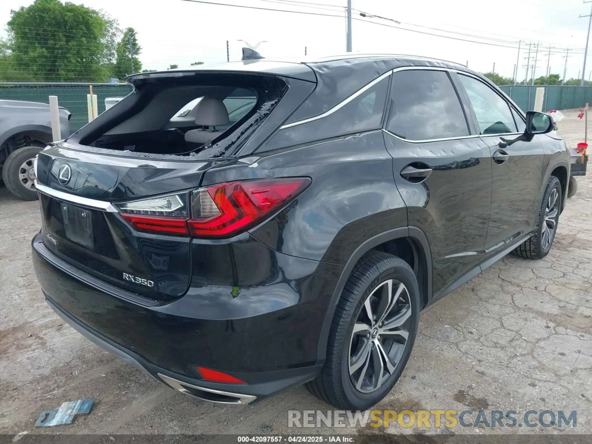 4 Photograph of a damaged car 2T2HZMAA8MC183615 LEXUS RX 350 2021