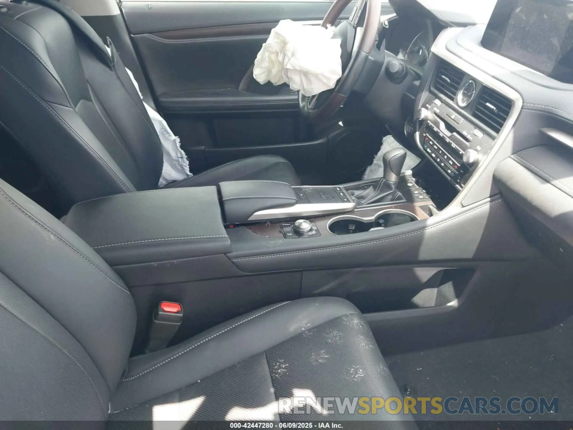5 Photograph of a damaged car 2T2HZMAA9MC208487 LEXUS RX 350 2021