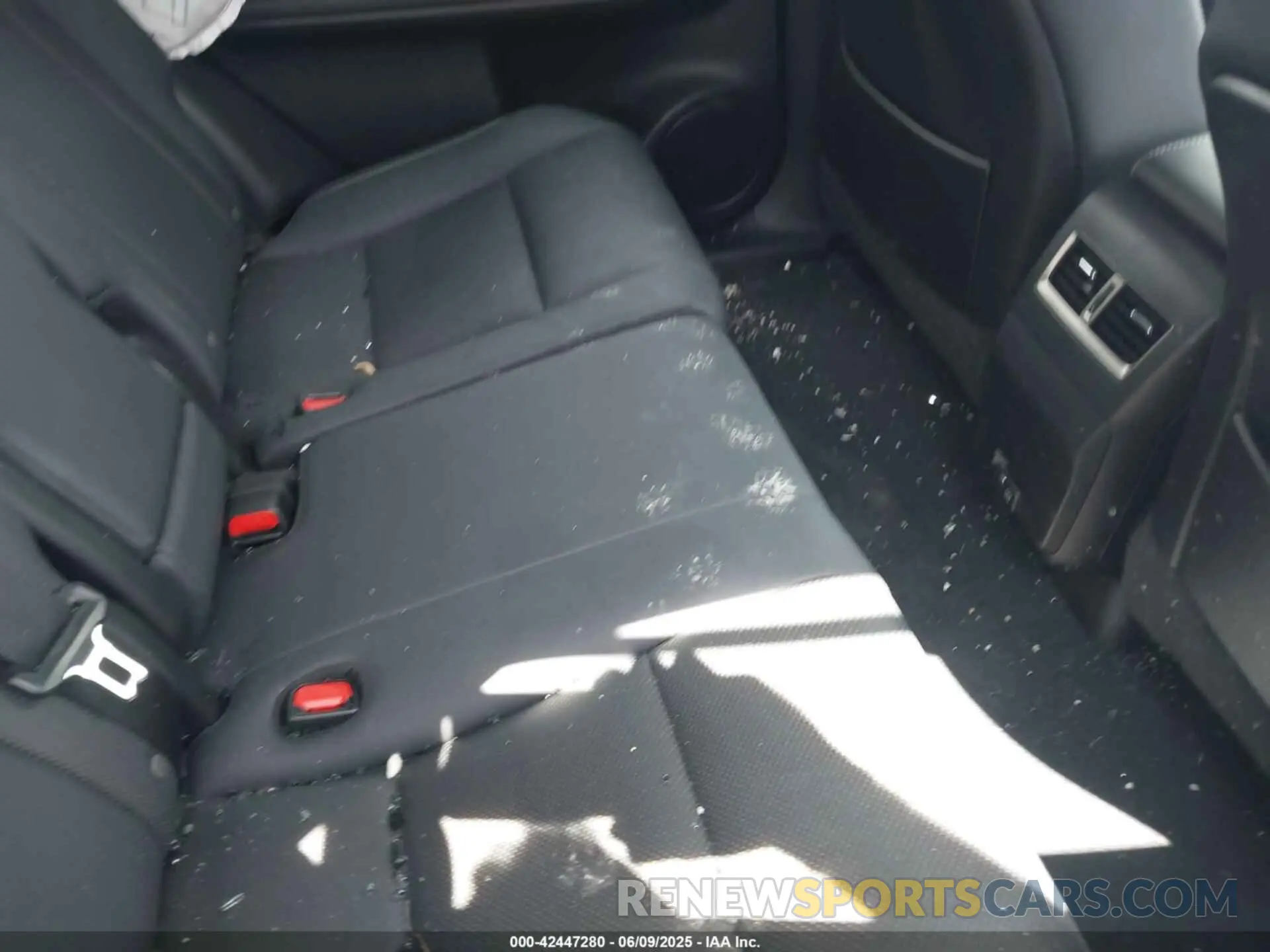 8 Photograph of a damaged car 2T2HZMAA9MC208487 LEXUS RX 350 2021