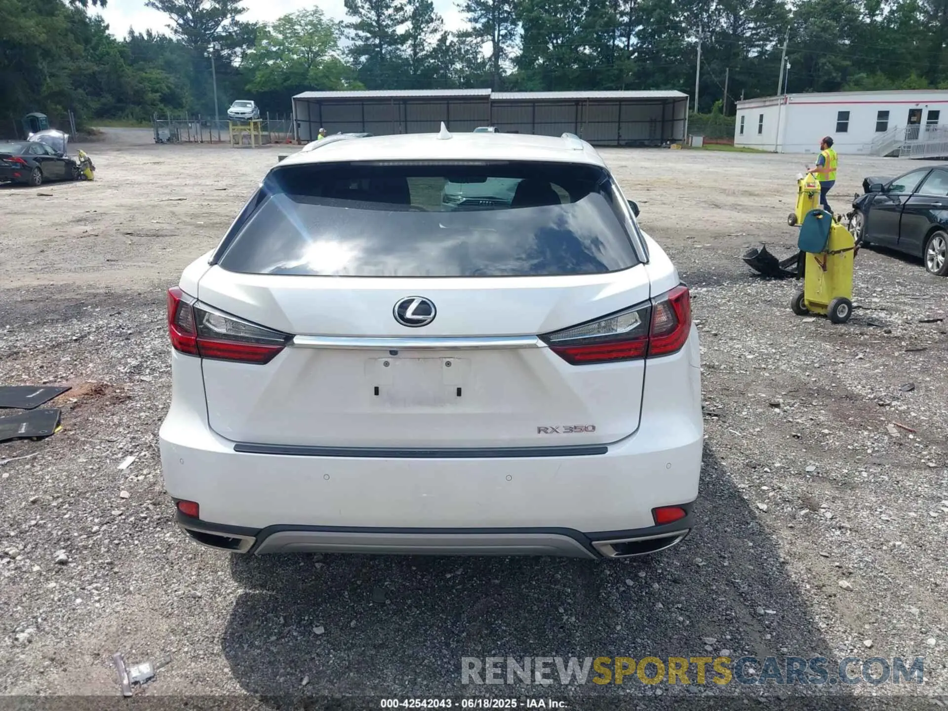 17 Photograph of a damaged car 2T2HZMAA9MC216265 LEXUS RX 350 2021