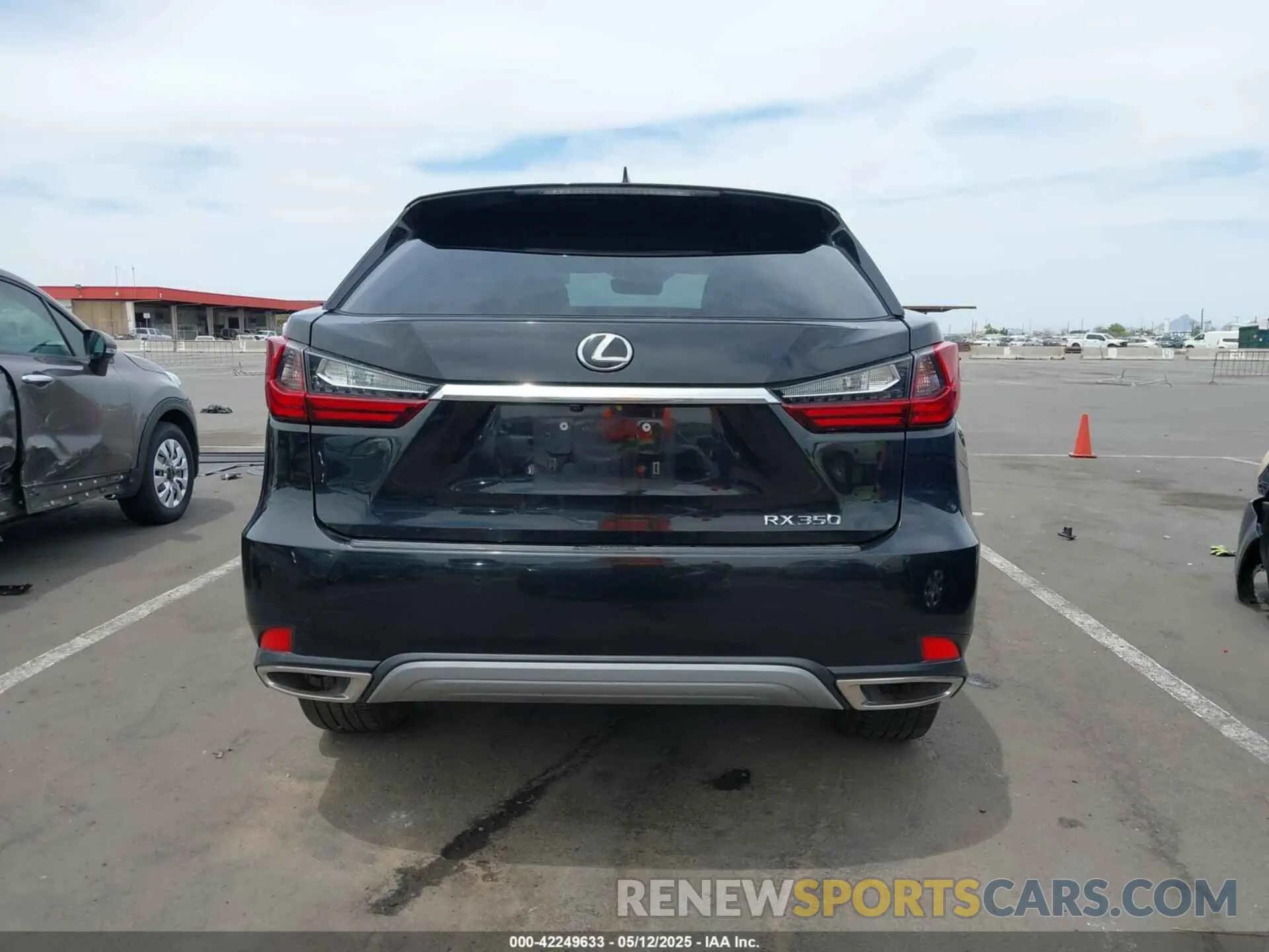 17 Photograph of a damaged car 2T2HZMDA5MC263109 LEXUS RX 350 2021