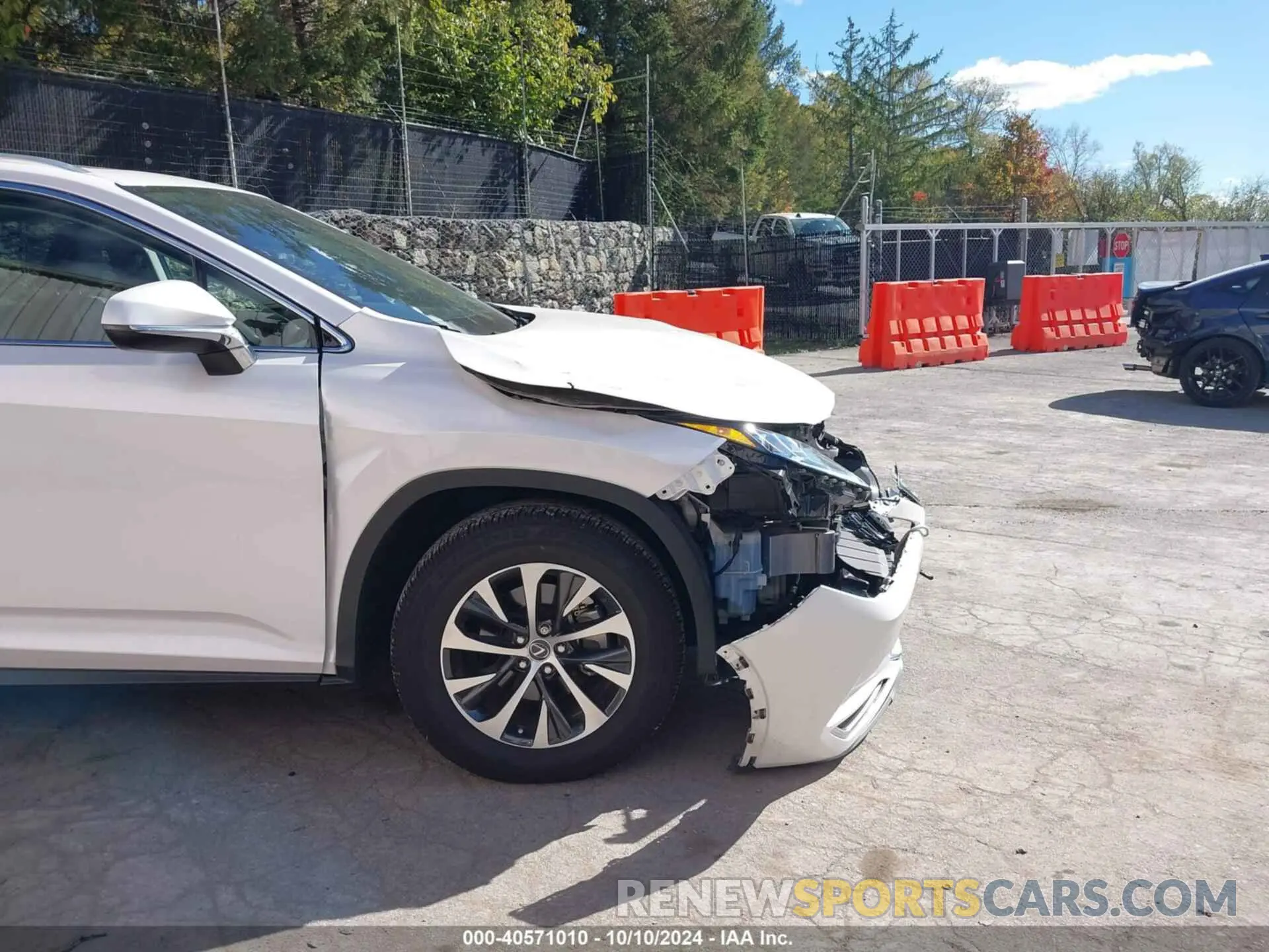 17 Photograph of a damaged car 2T2HZMDA5MC290682 LEXUS RX 350 2021