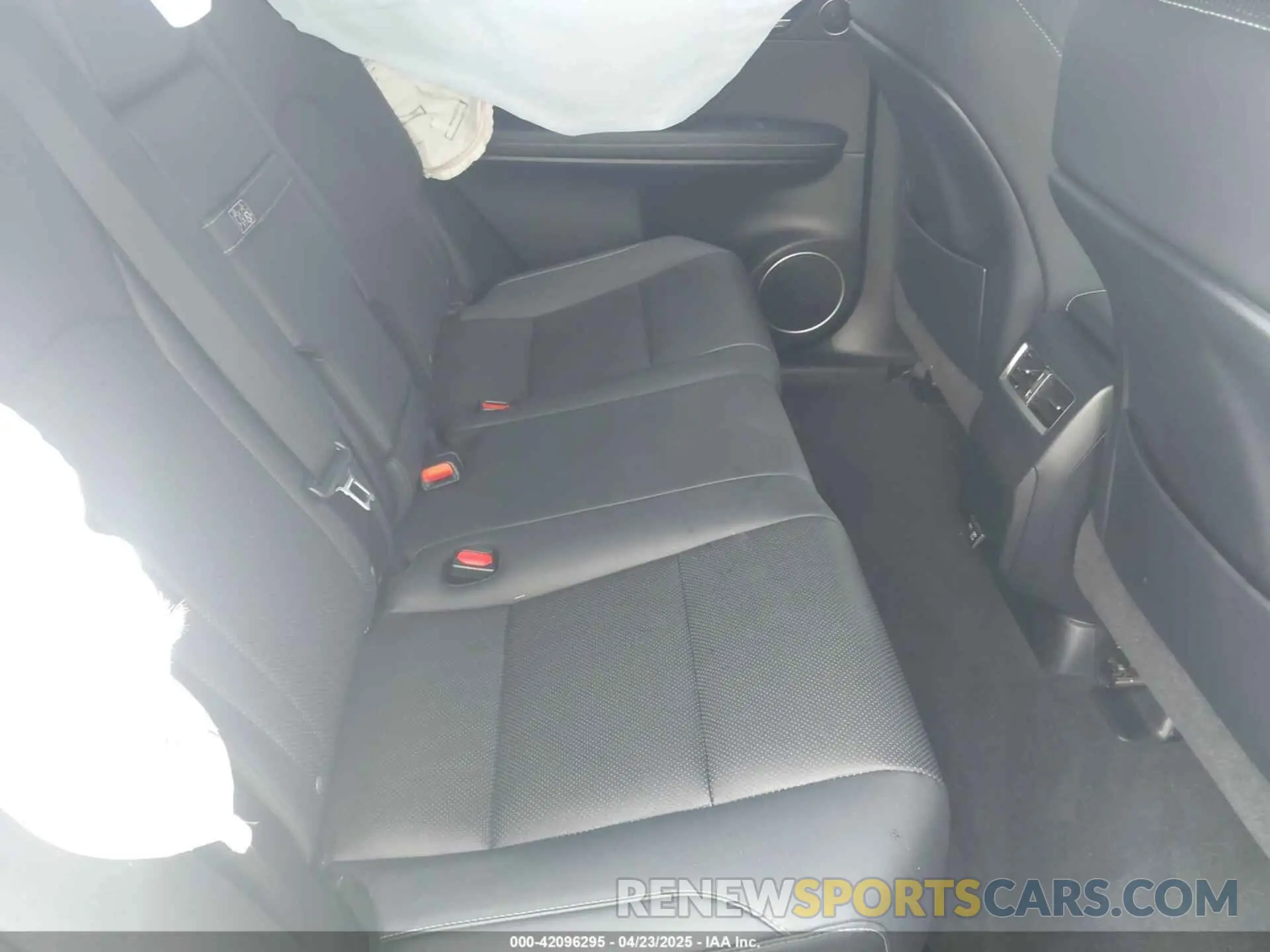 8 Photograph of a damaged car JTJHZMDA4M2050667 LEXUS RX 350 2021